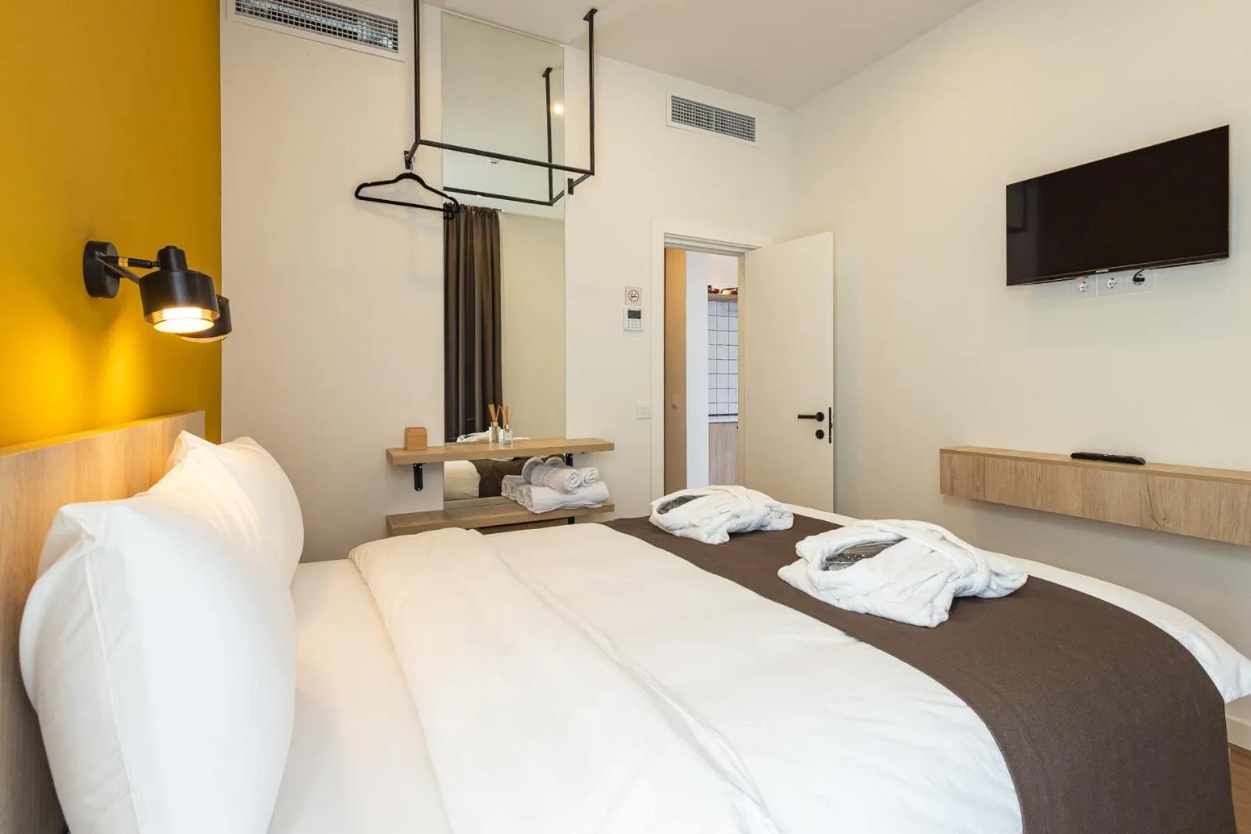 Bed in Apart Hotel Kundzuli