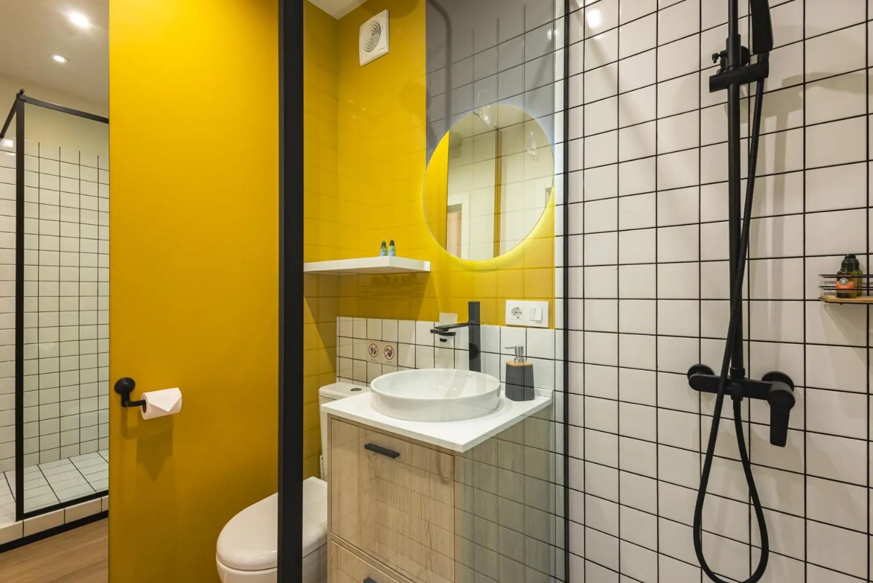 Shower in Apart Hotel Kundzuli