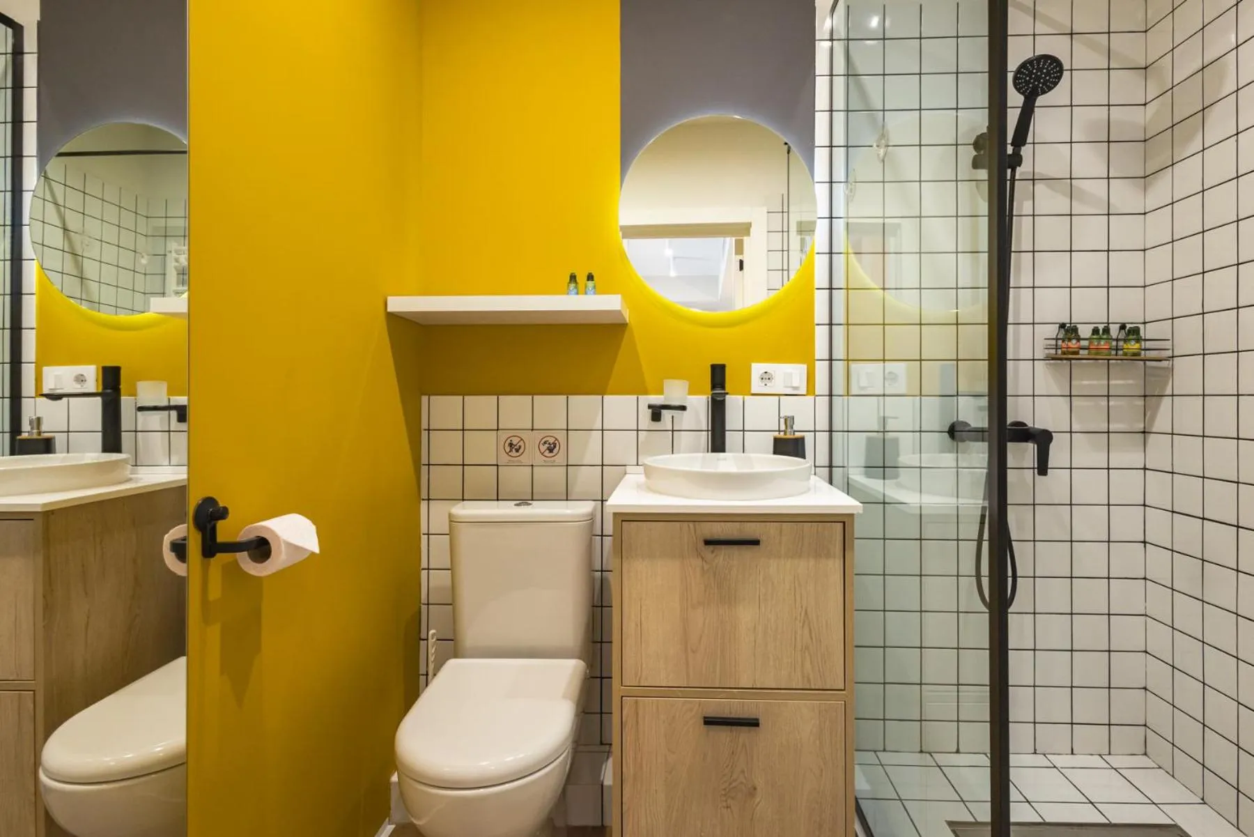 Shower in Apart Hotel Kundzuli