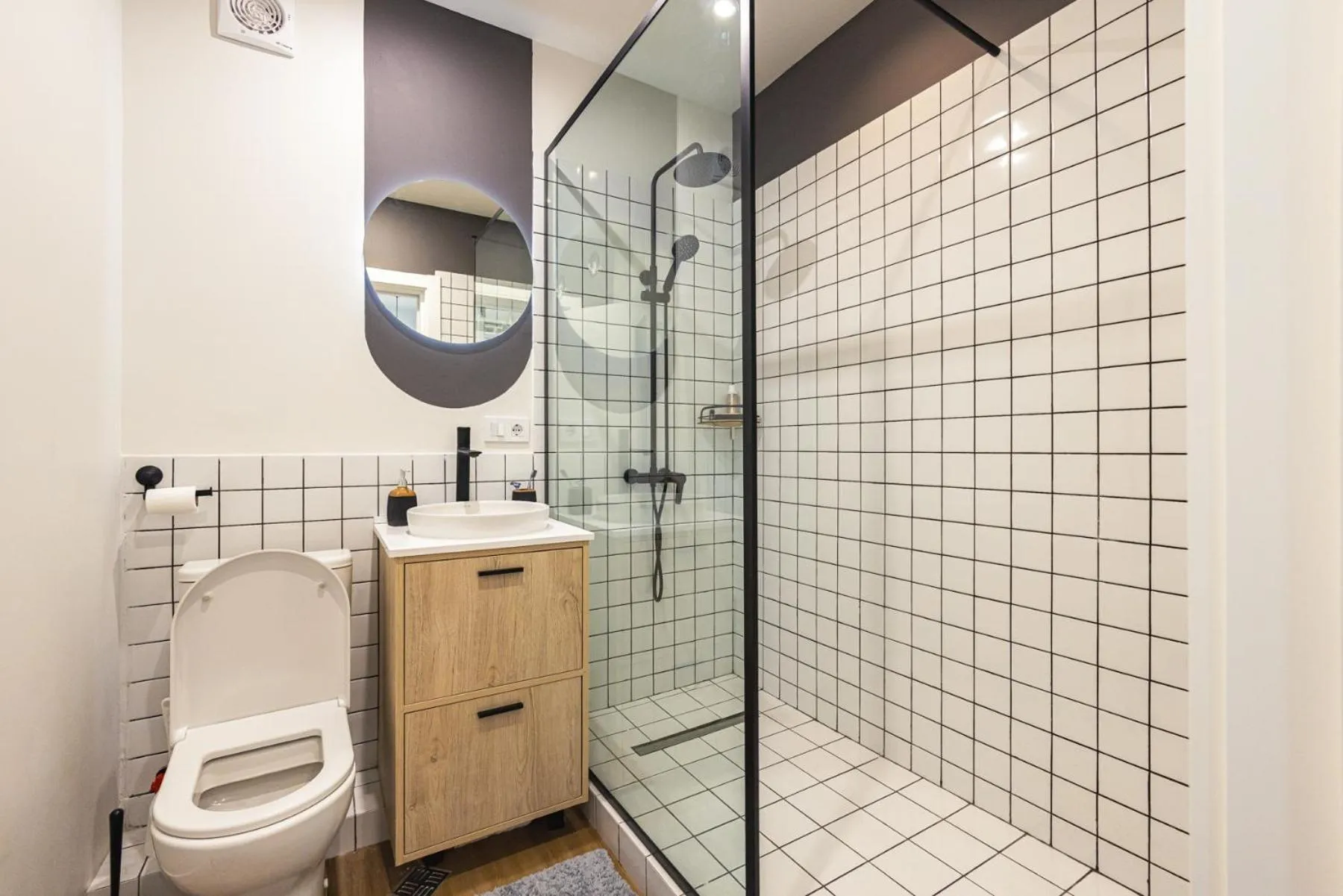 Shower in Apart Hotel Kundzuli