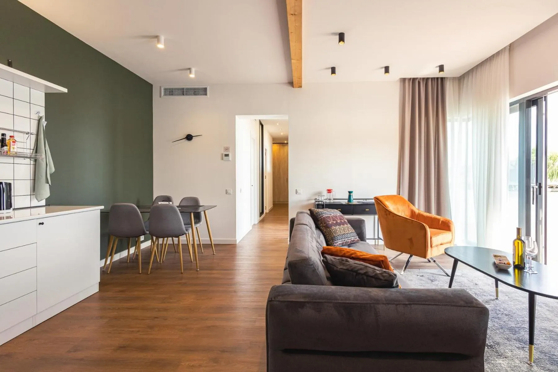 Kitchen or kitchenette in Apart Hotel Kundzuli