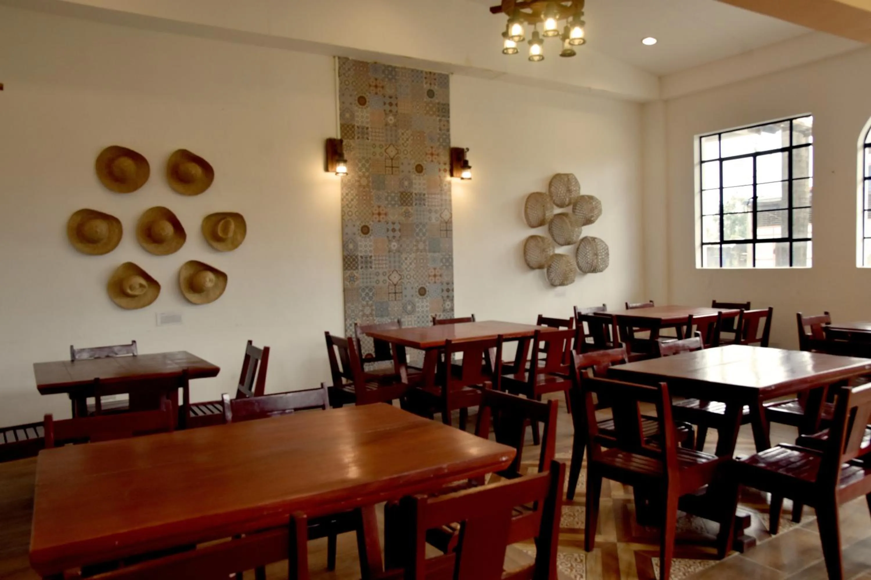 Restaurant/places to eat in Isla De Oro Hotel