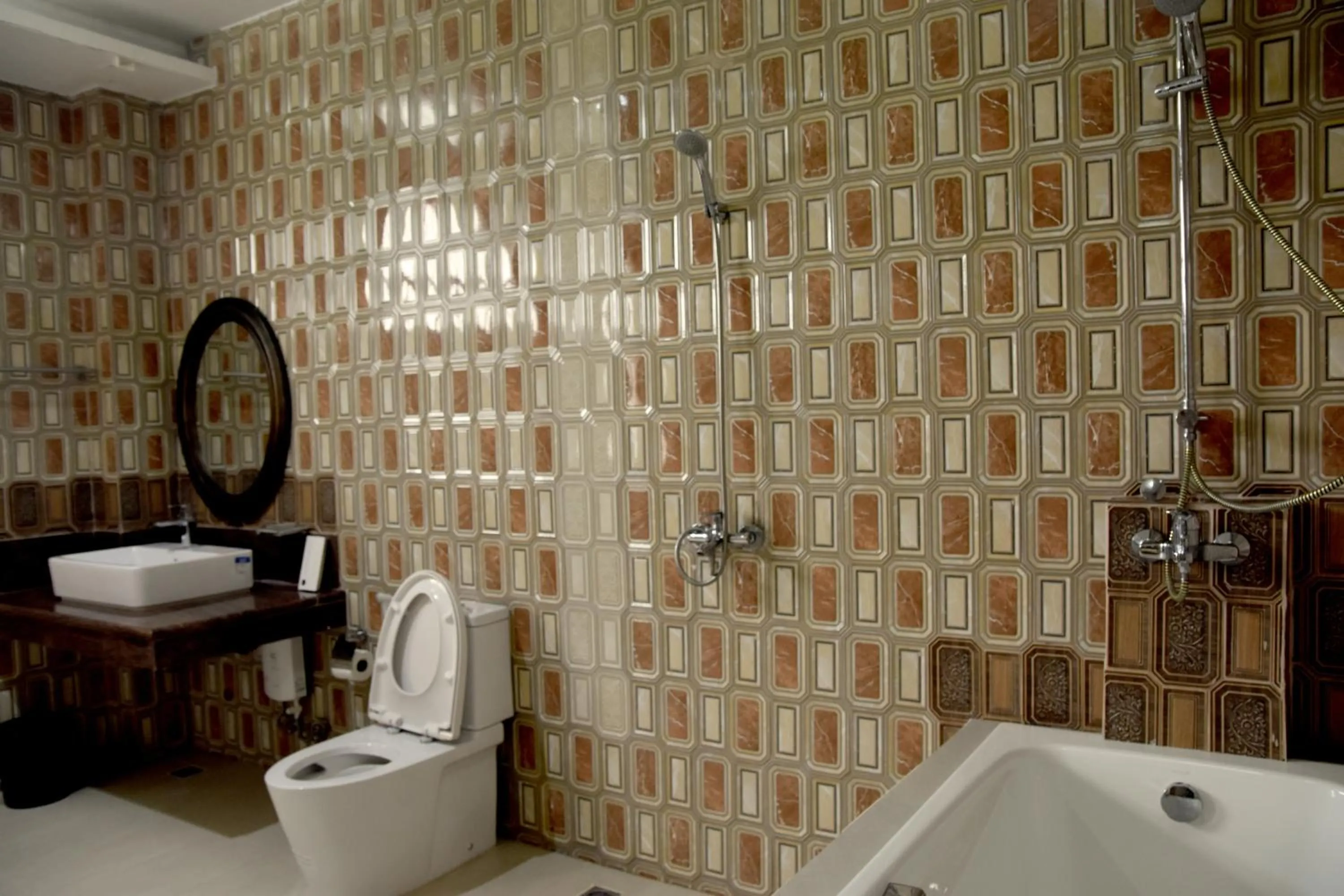 Shower in Isla De Oro Hotel