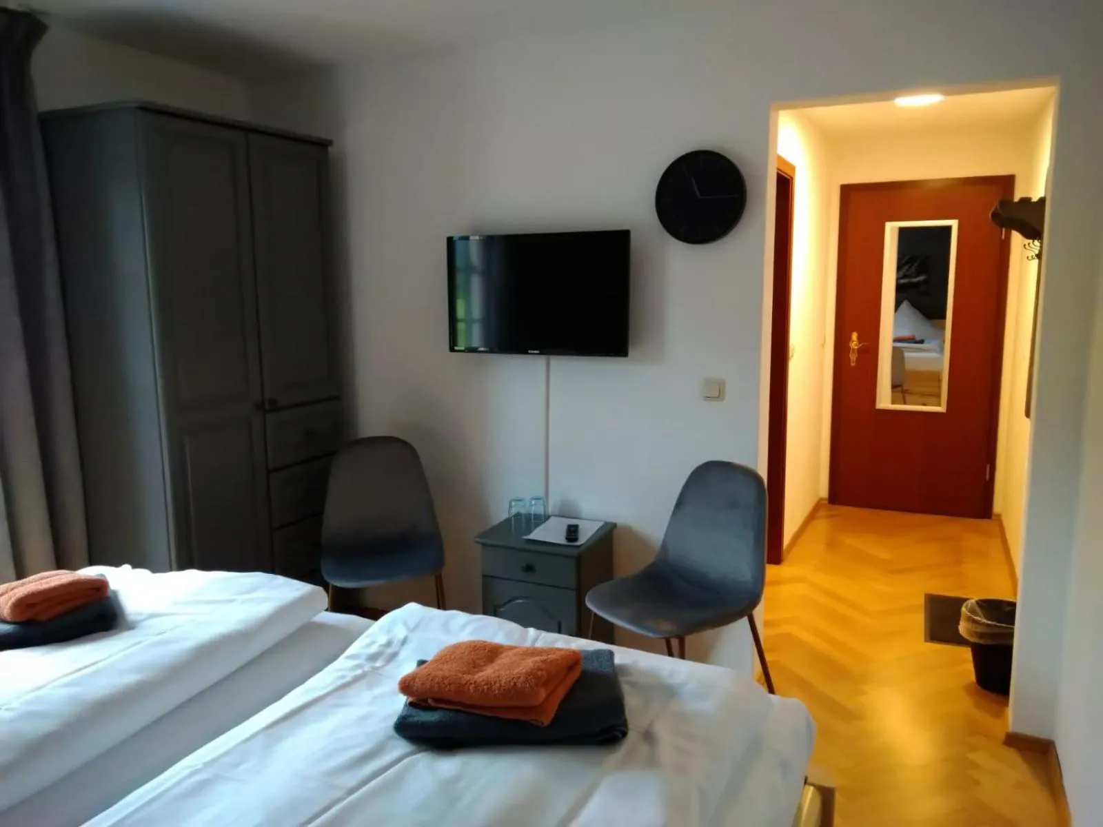Photo of the whole room, Bed in Hotel Garni Forsthaus Ruhpolding
