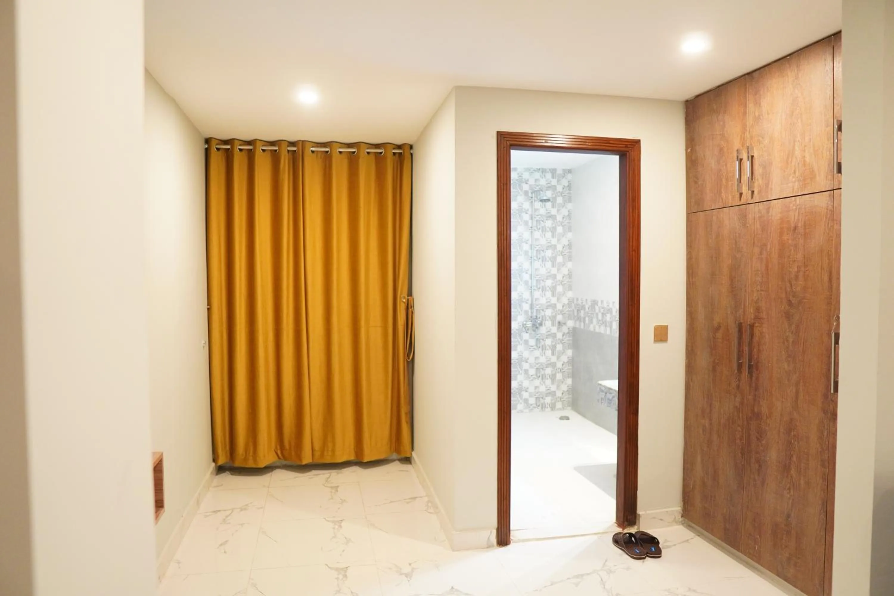 wardrobe in Nuva Hotel