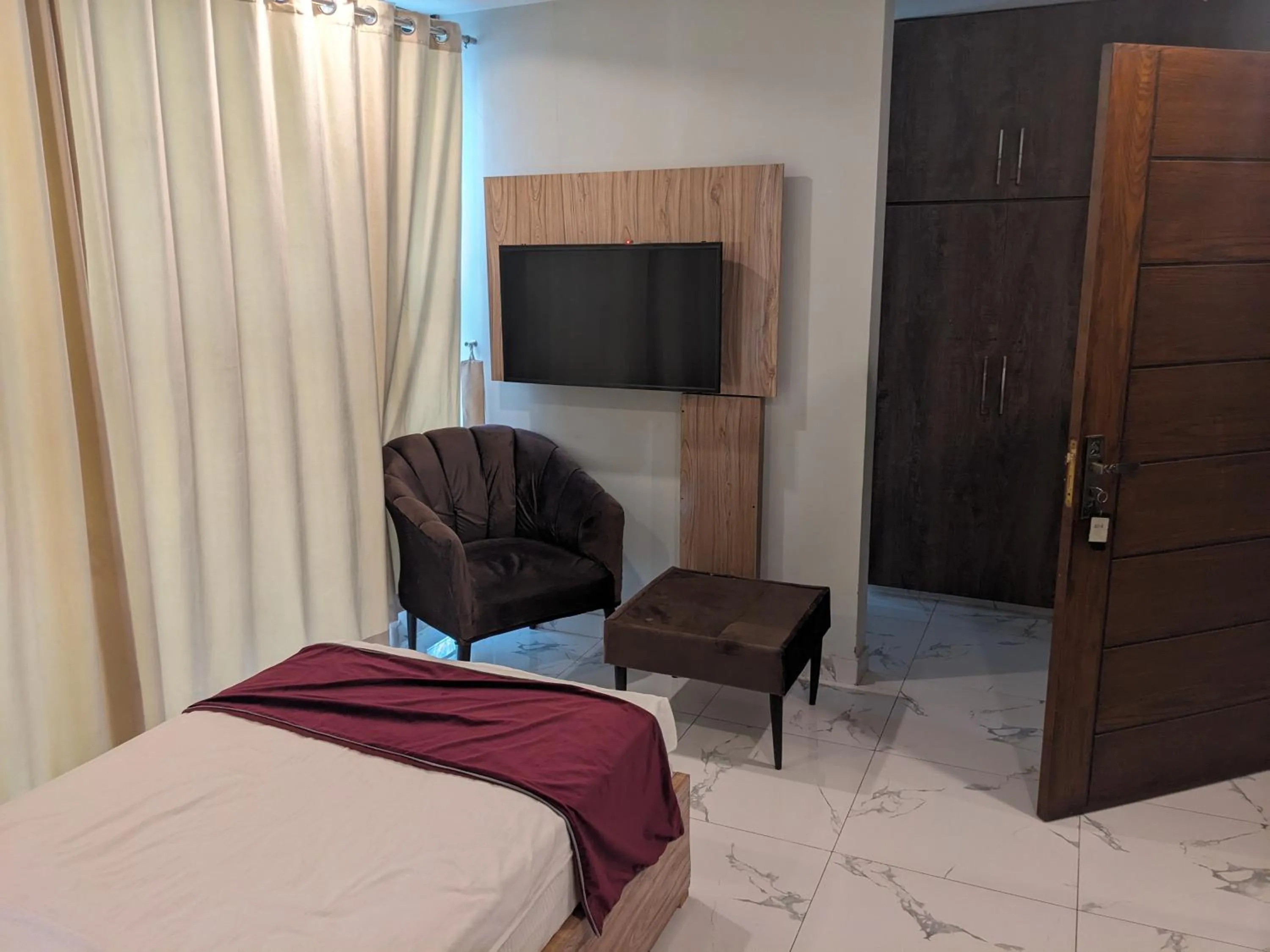 Bedroom, Bed in Nuva Hotel