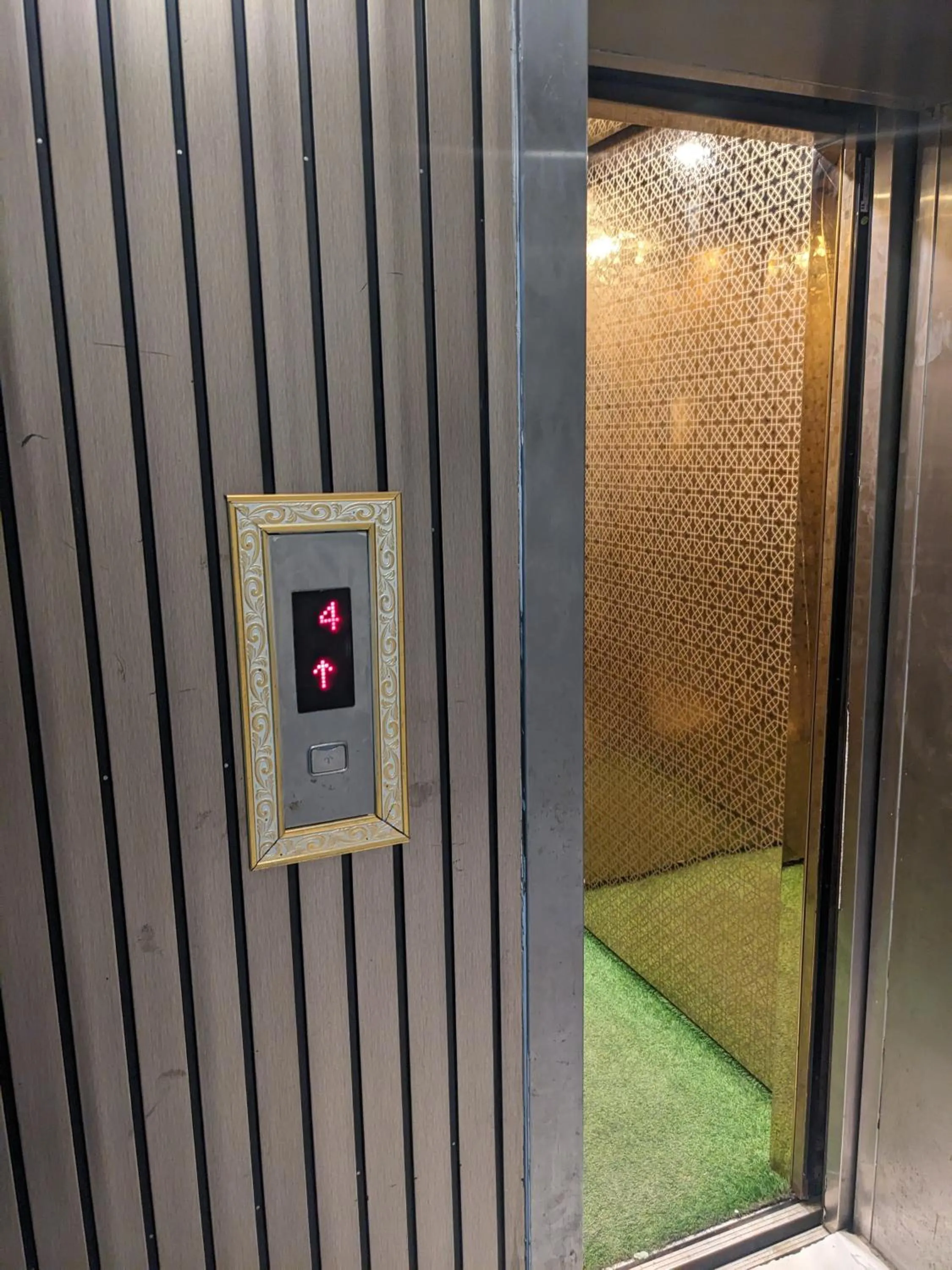 elevator in Nuva Hotel