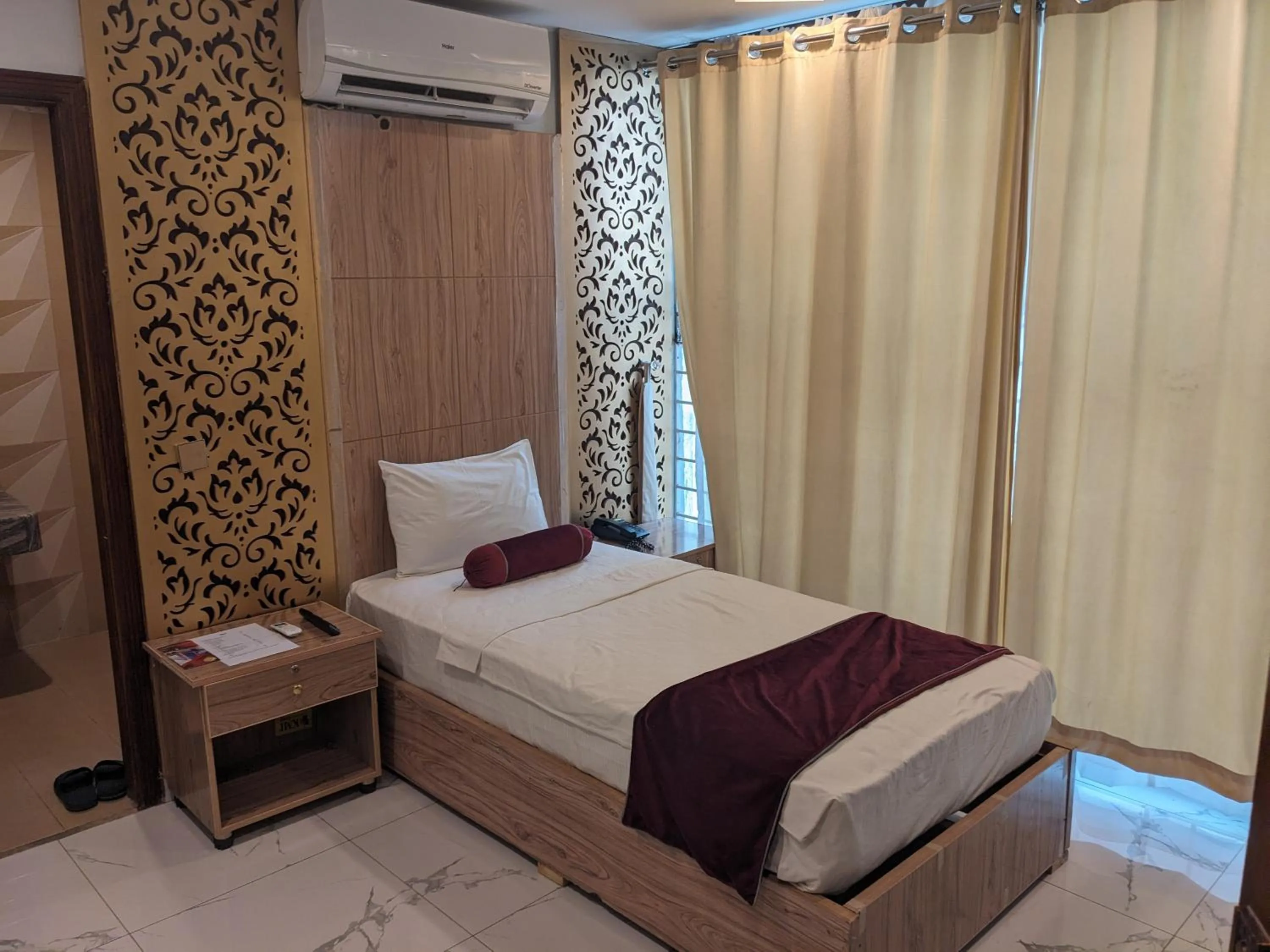 Bedroom, Bed in Nuva Hotel