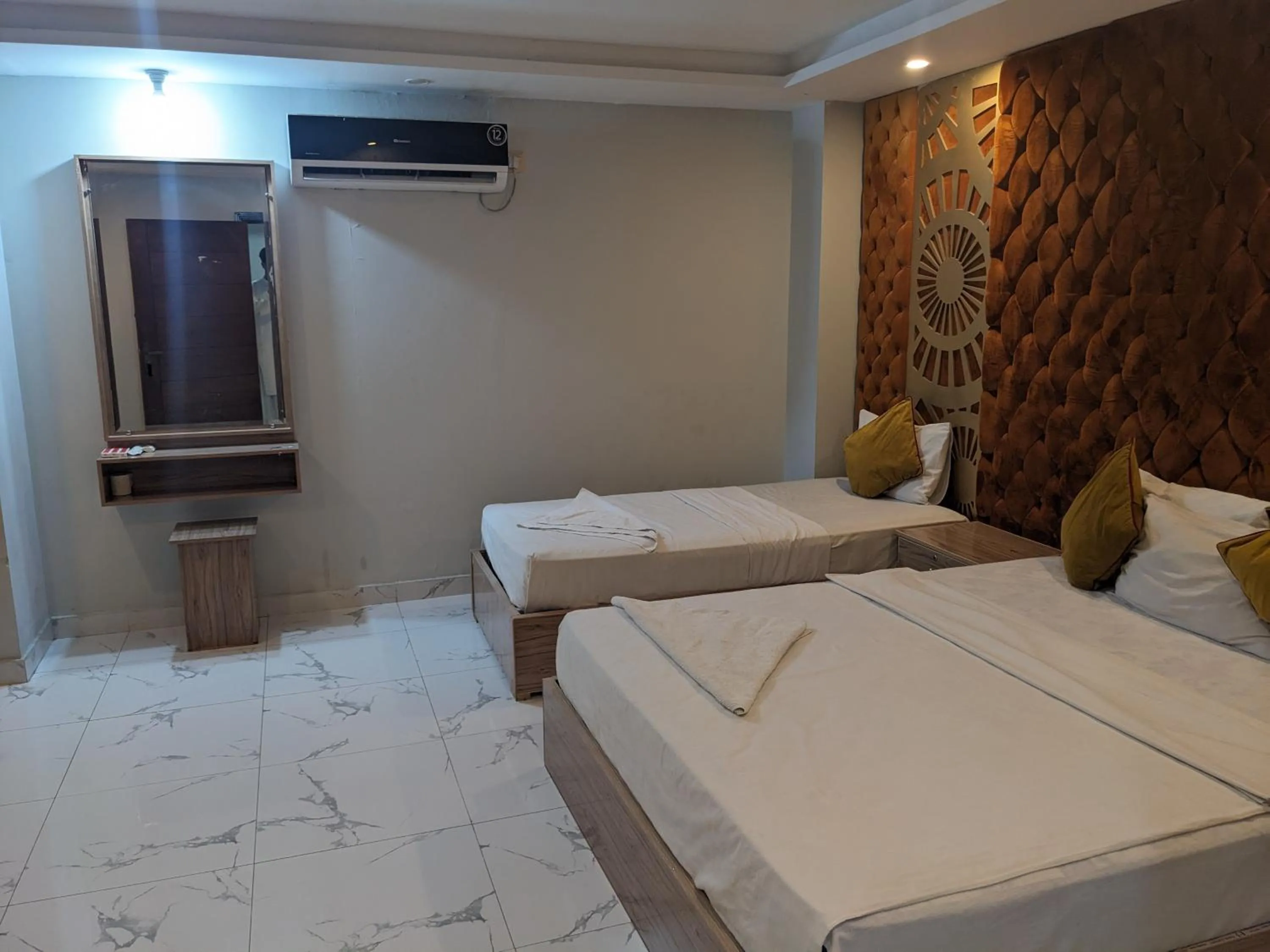 Bedroom, Bed in Nuva Hotel