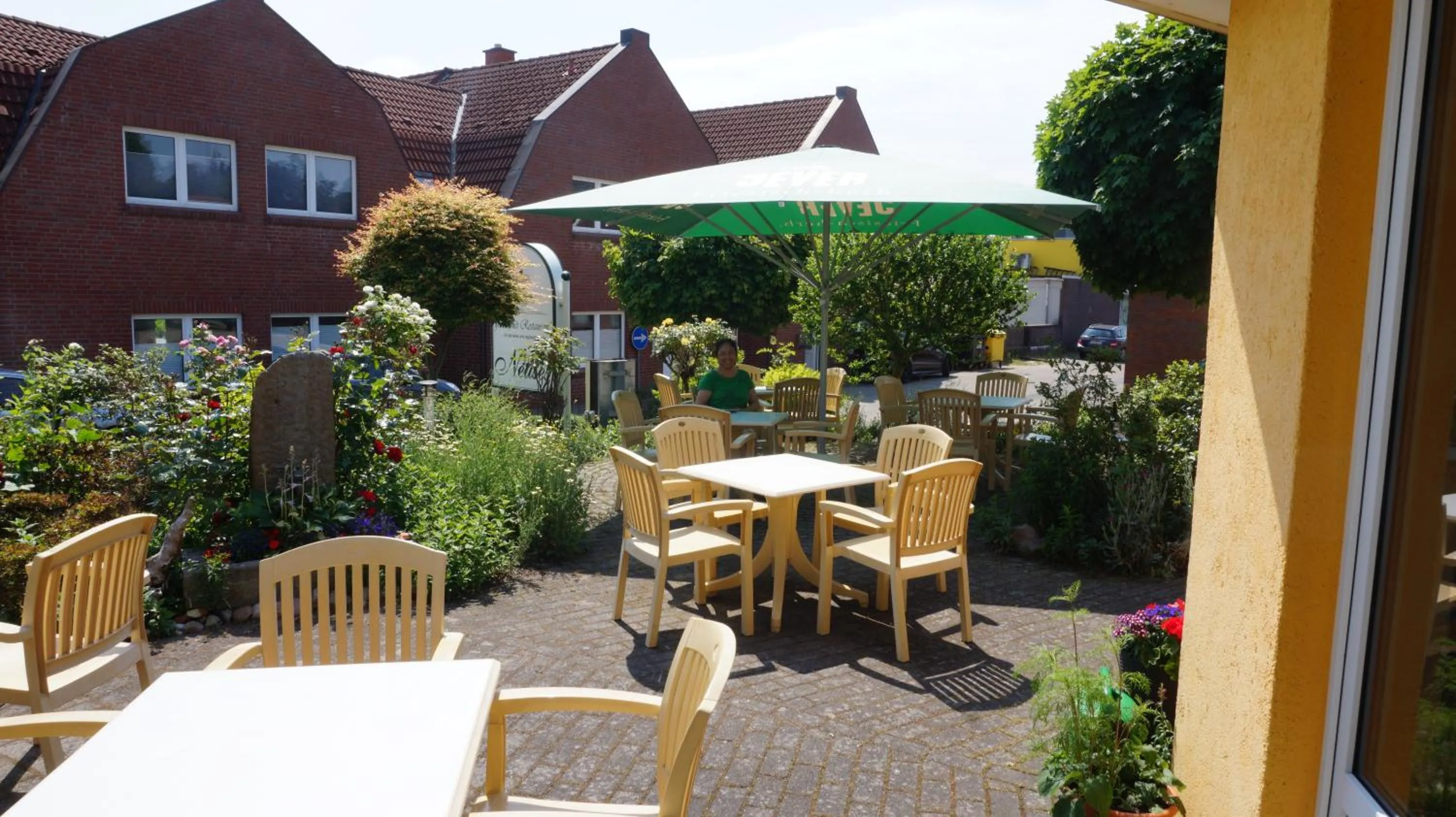 Restaurant/places to eat in Hotel Neuses