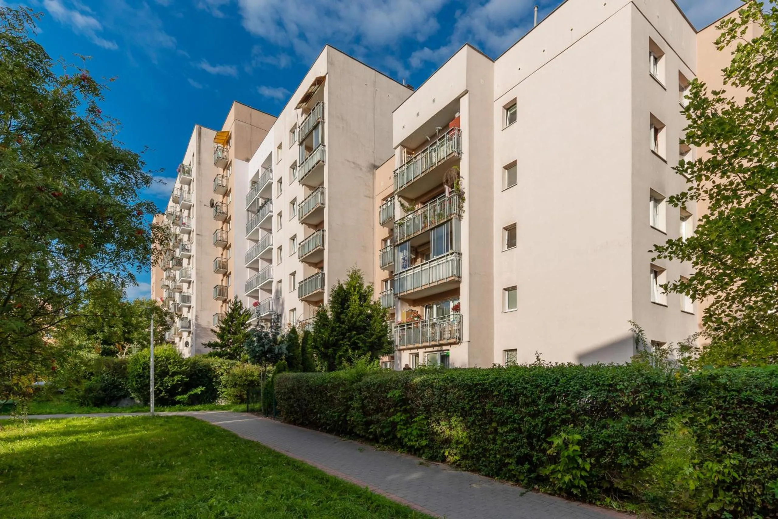 Property building in Kopcińskiego Bright & Spacious Apartment Warsaw Ursynów by Noclegi Renters