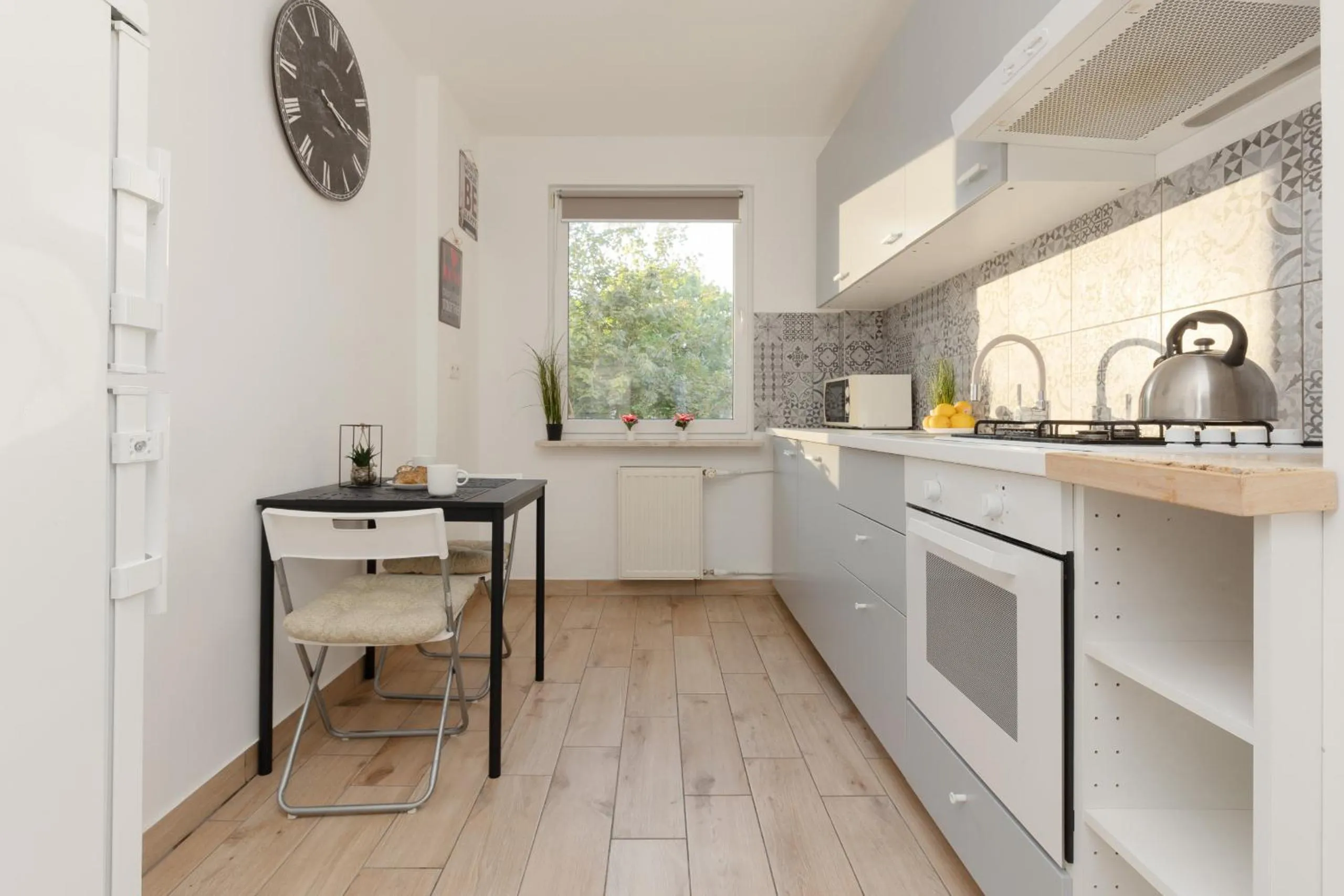Kitchen or kitchenette in Kopcińskiego Bright & Spacious Apartment Warsaw Ursynów by Noclegi Renters
