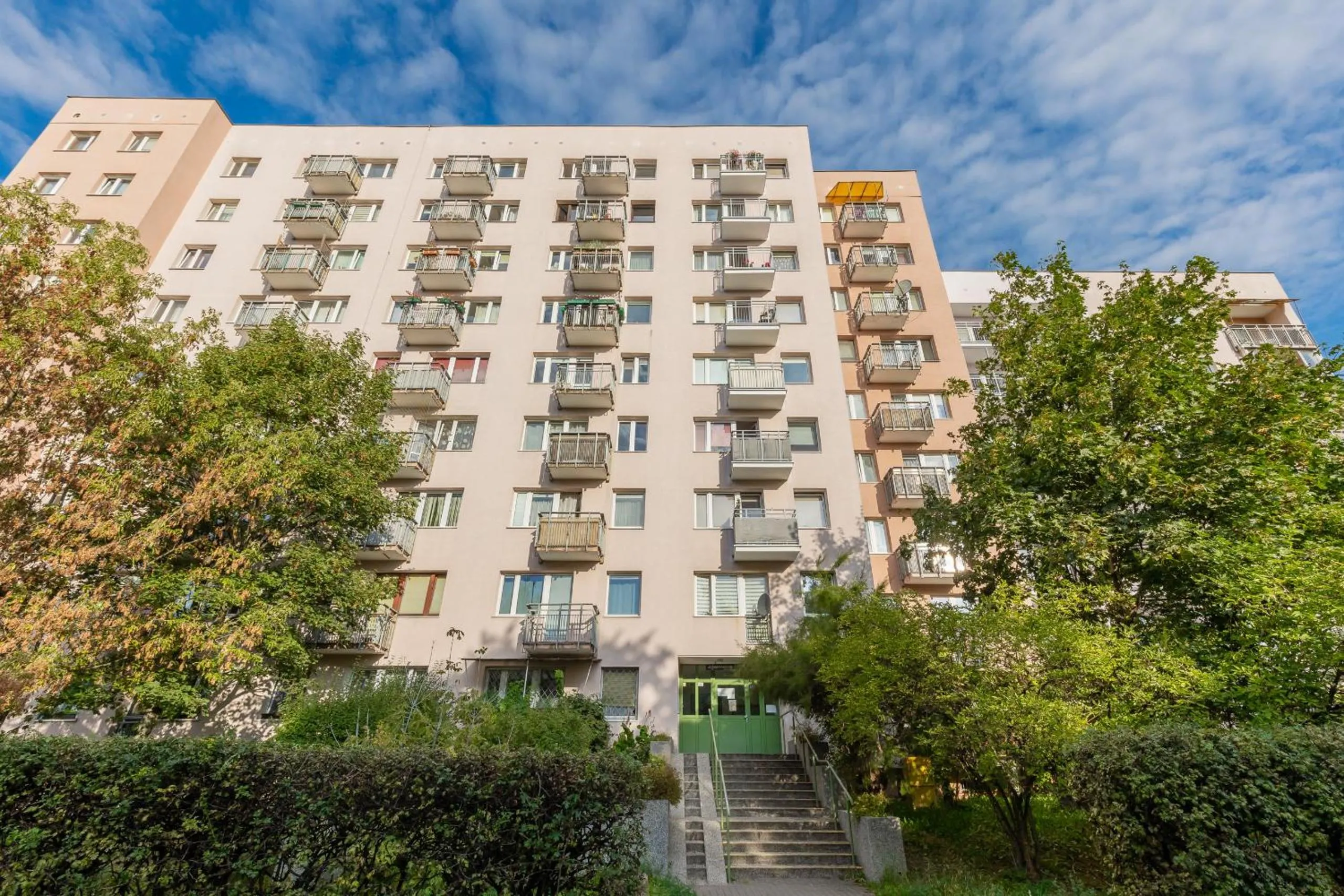 Property building in Kopcińskiego Bright & Spacious Apartment Warsaw Ursynów by Noclegi Renters