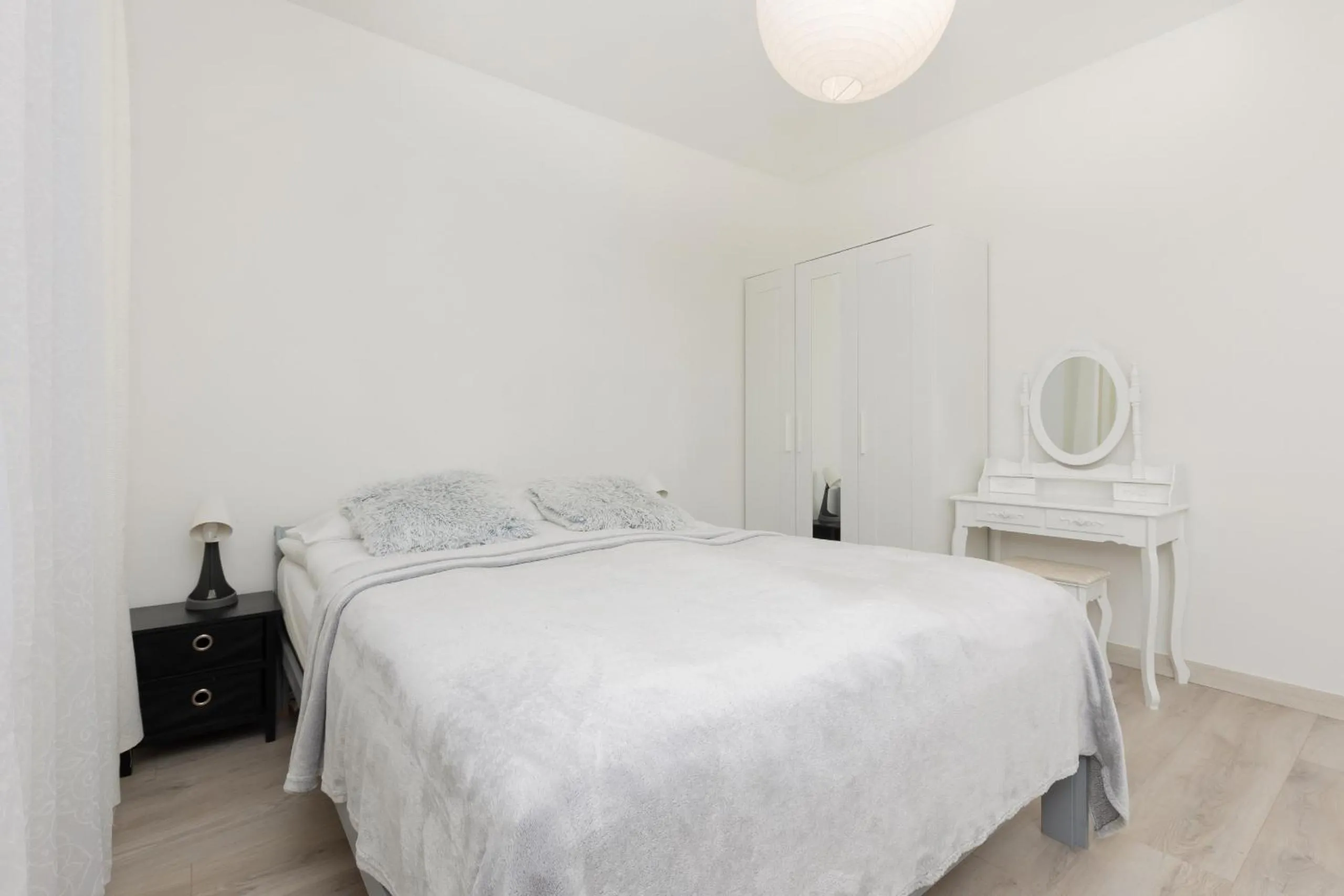 Bed in Kopcińskiego Bright & Spacious Apartment Warsaw Ursynów by Noclegi Renters