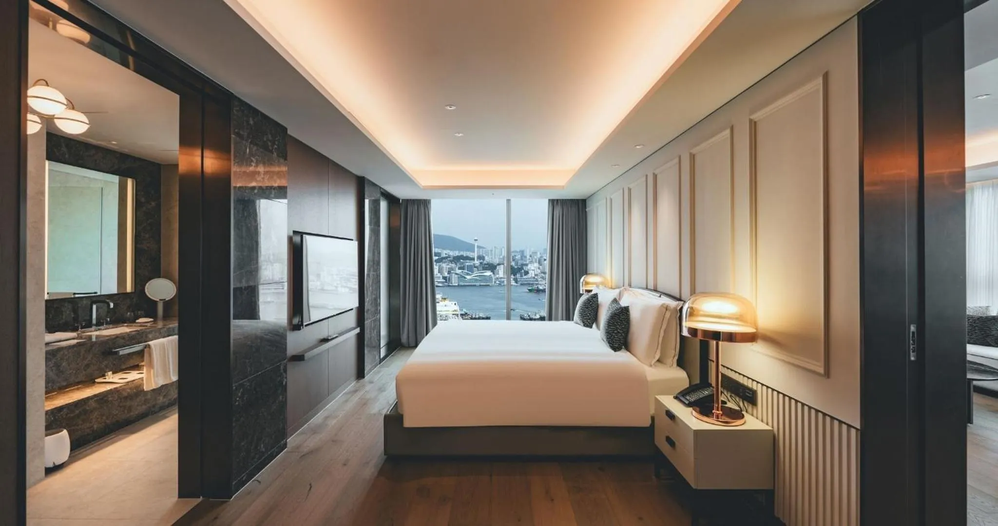 Bedroom, Bed in Wyndham Grand Busan