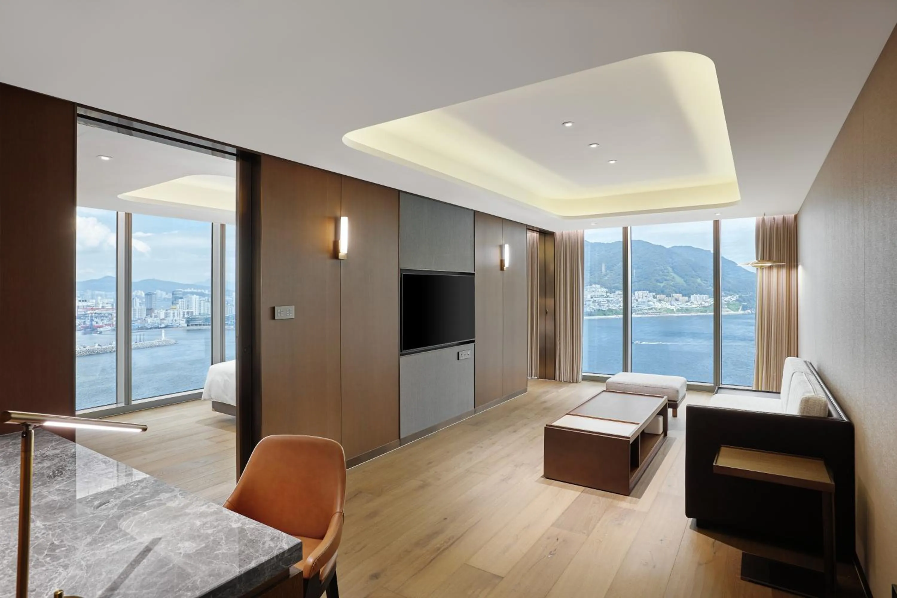 Living room, Bed in Wyndham Grand Busan