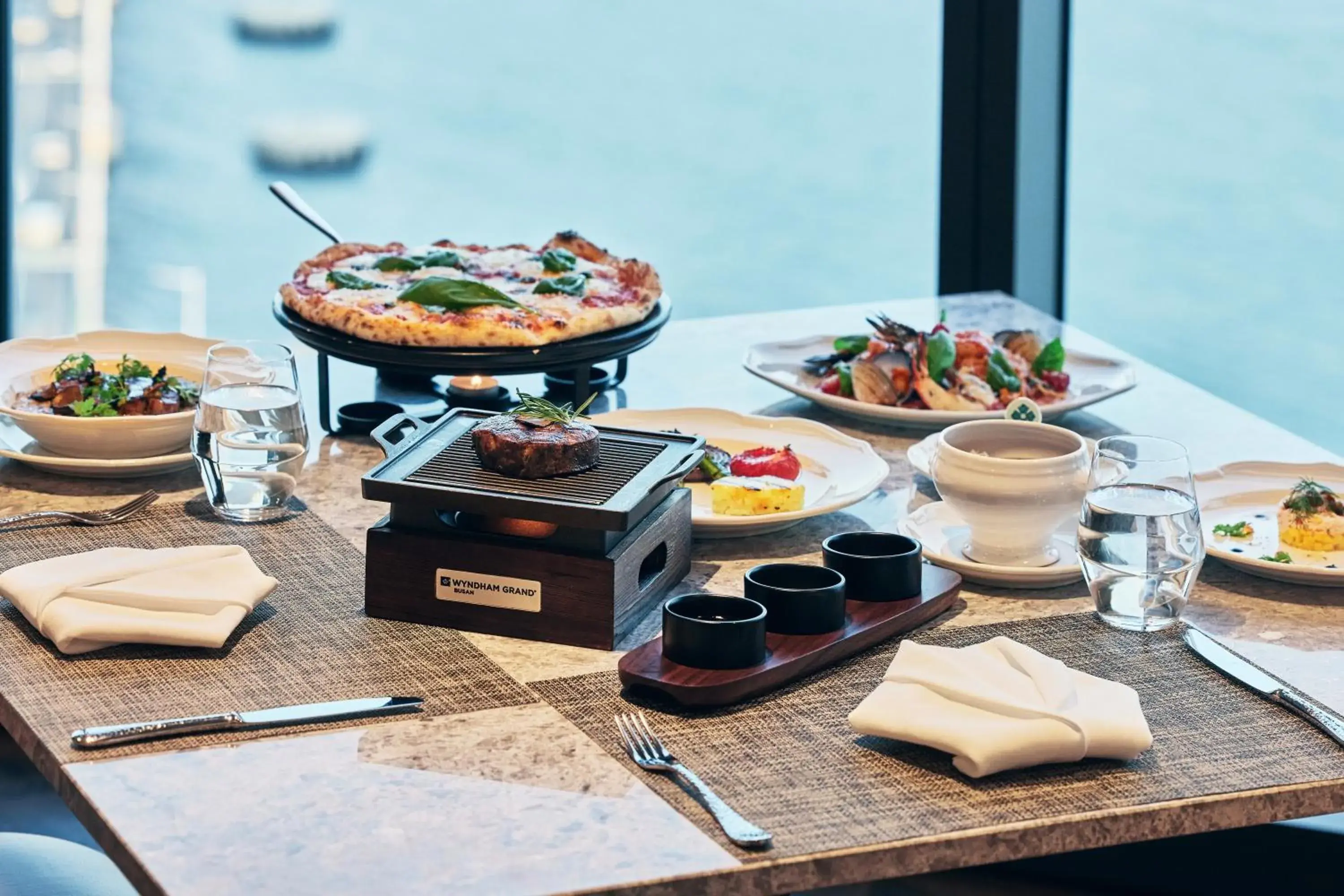 Restaurant/places to eat in Wyndham Grand Busan Restaurant/places to eat in Wyndham Grand Busan