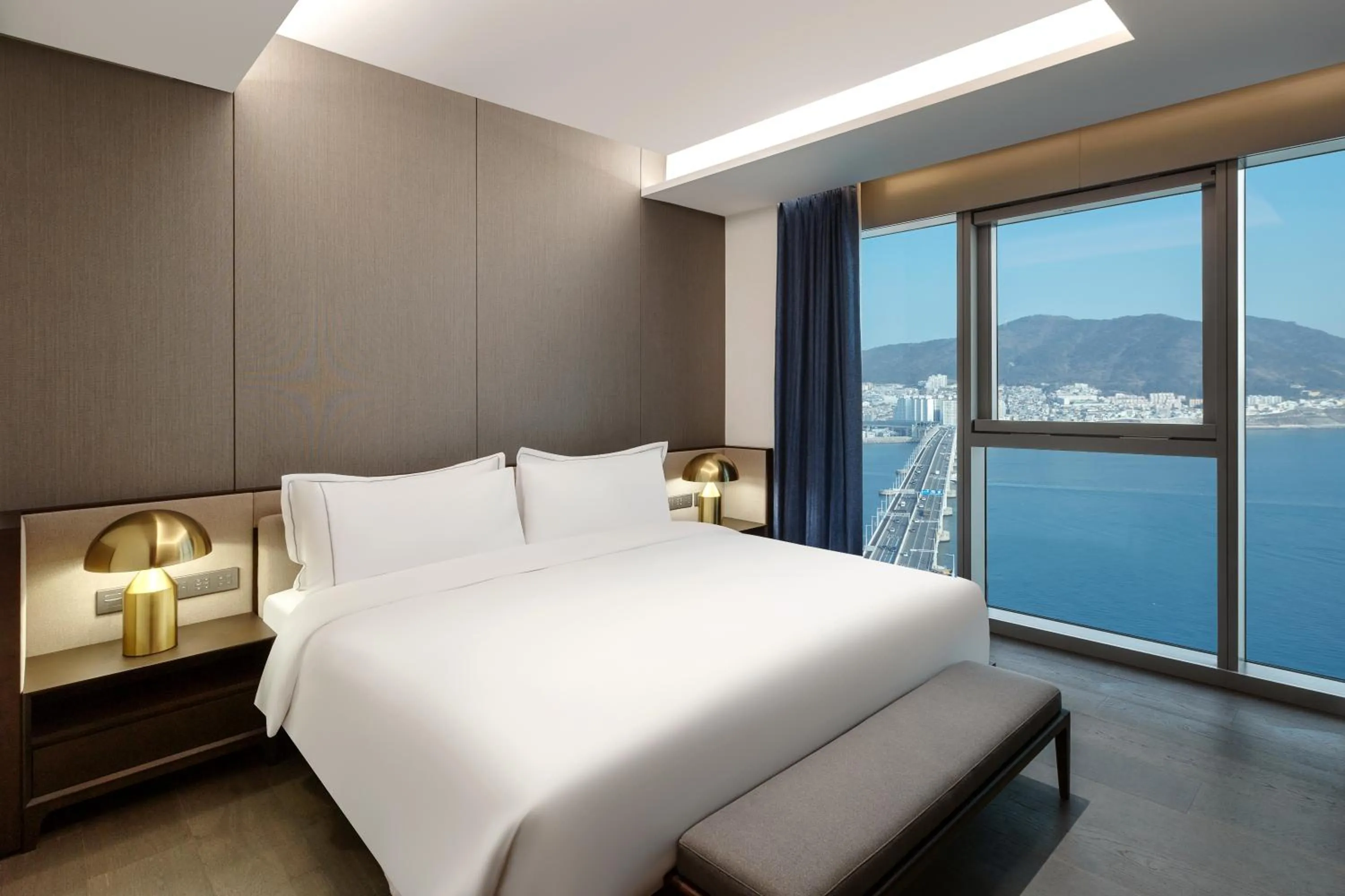 Bedroom, Bed in Wyndham Grand Busan