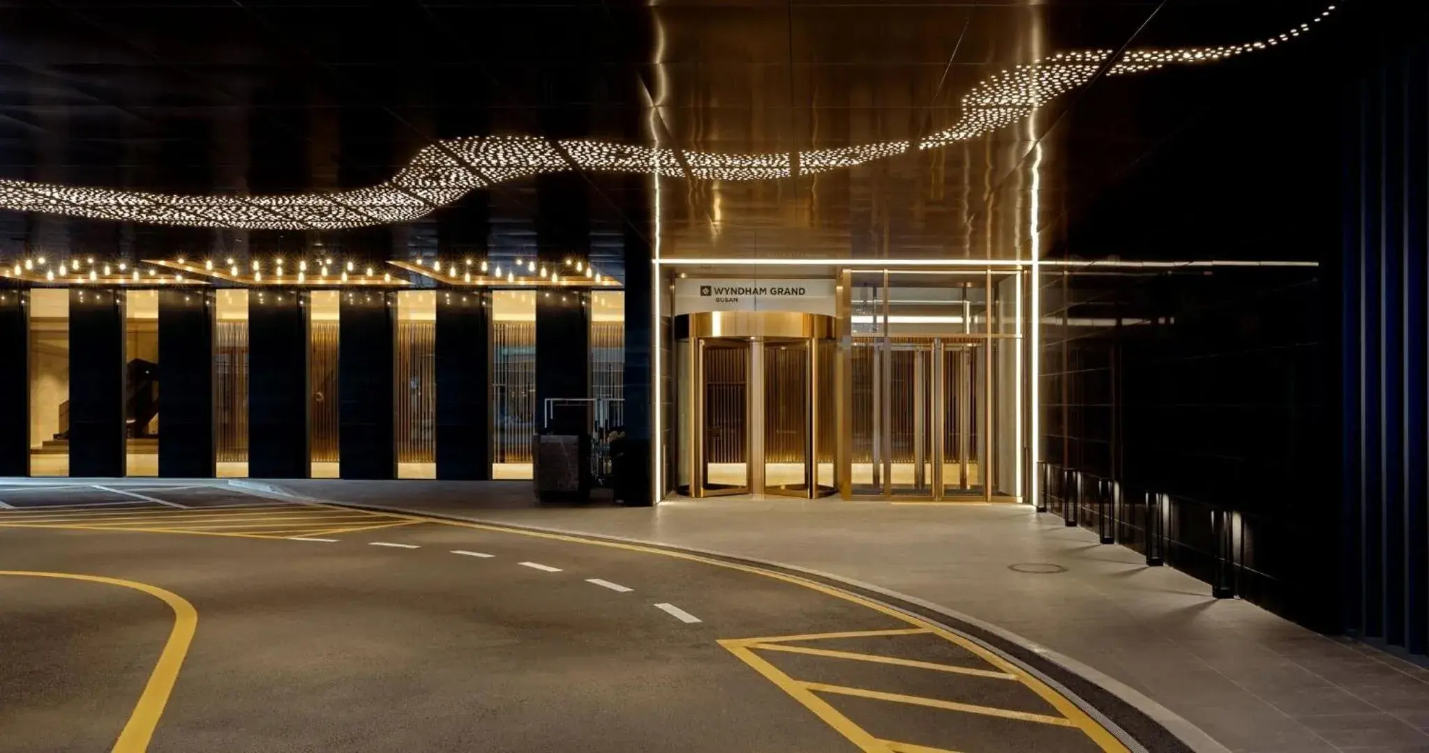 Facade/entrance in Wyndham Grand Busan Facade/entrance in Wyndham Grand Busan