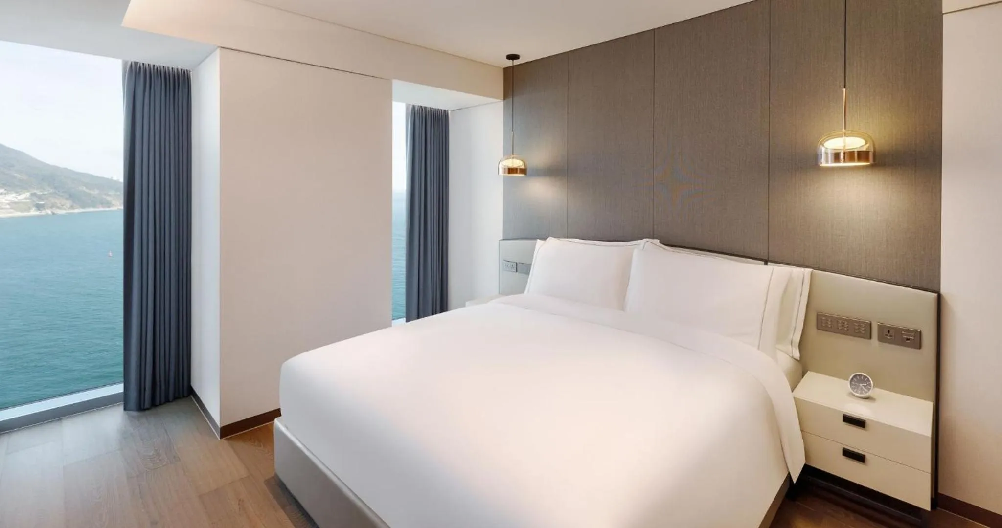 Bedroom, Bed in Wyndham Grand Busan