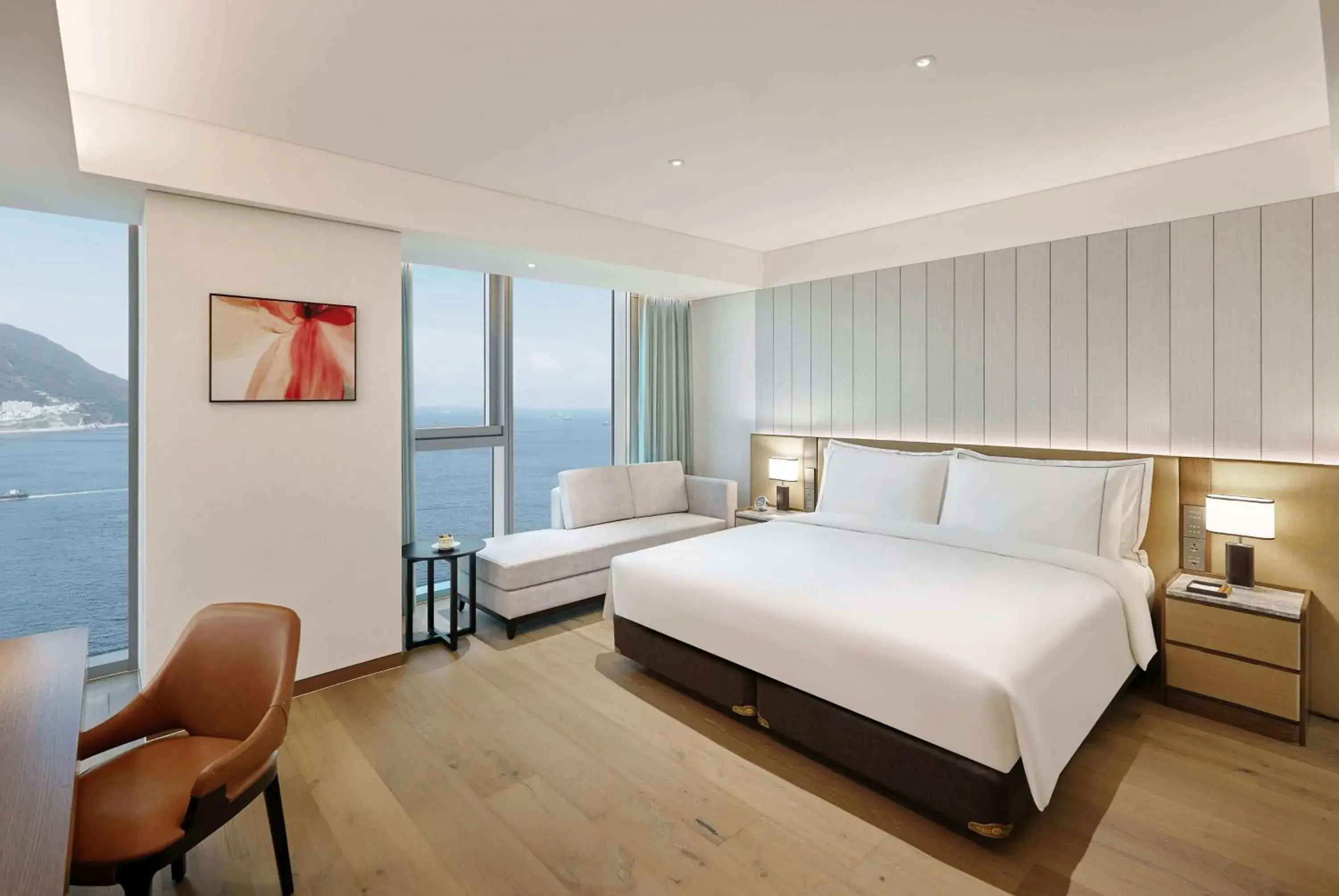 Photo of the whole room, Bed in Wyndham Grand Busan Photo of the whole room, Bed in Wyndham Grand Busan