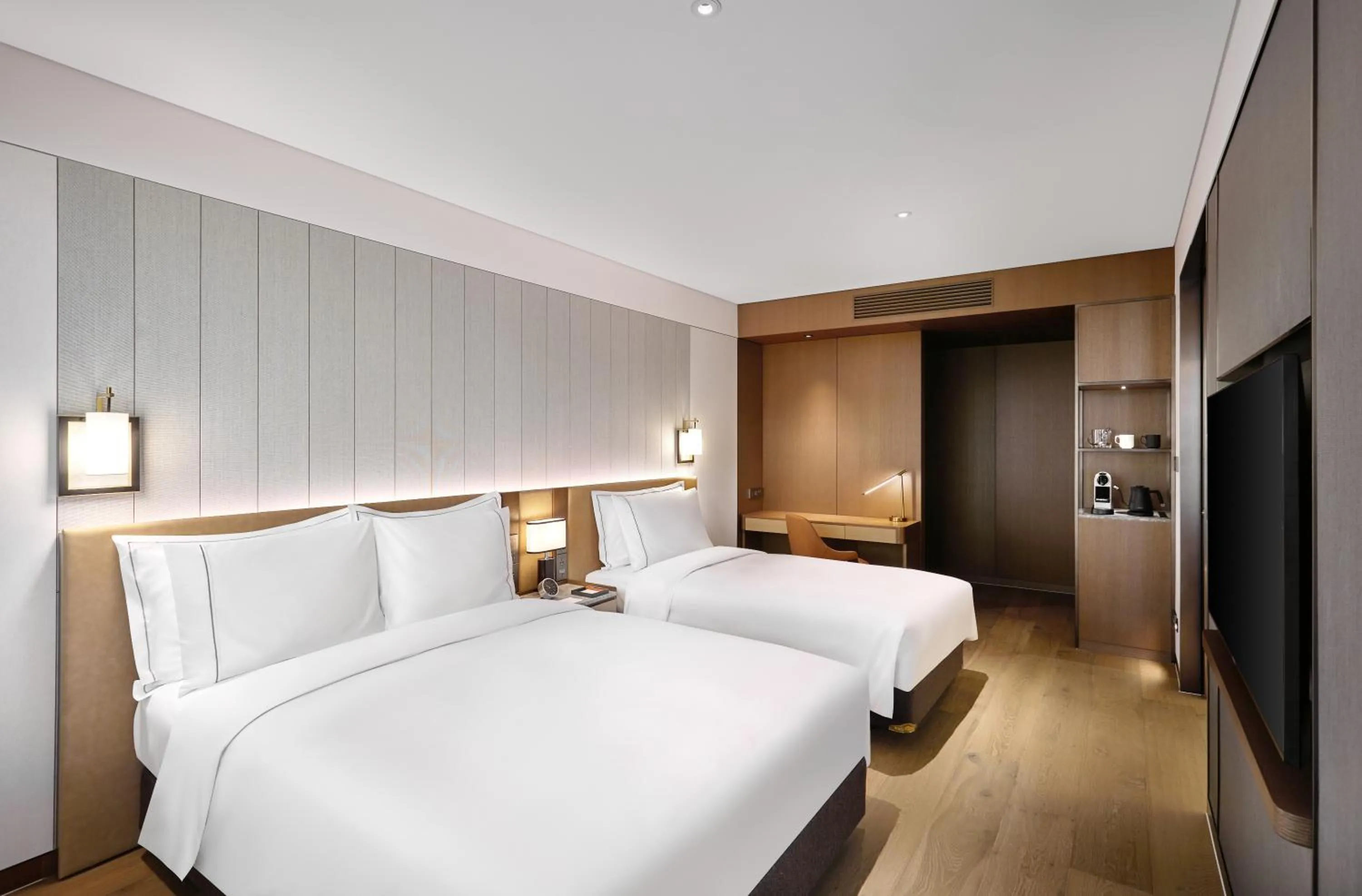 Bed in Wyndham Grand Busan