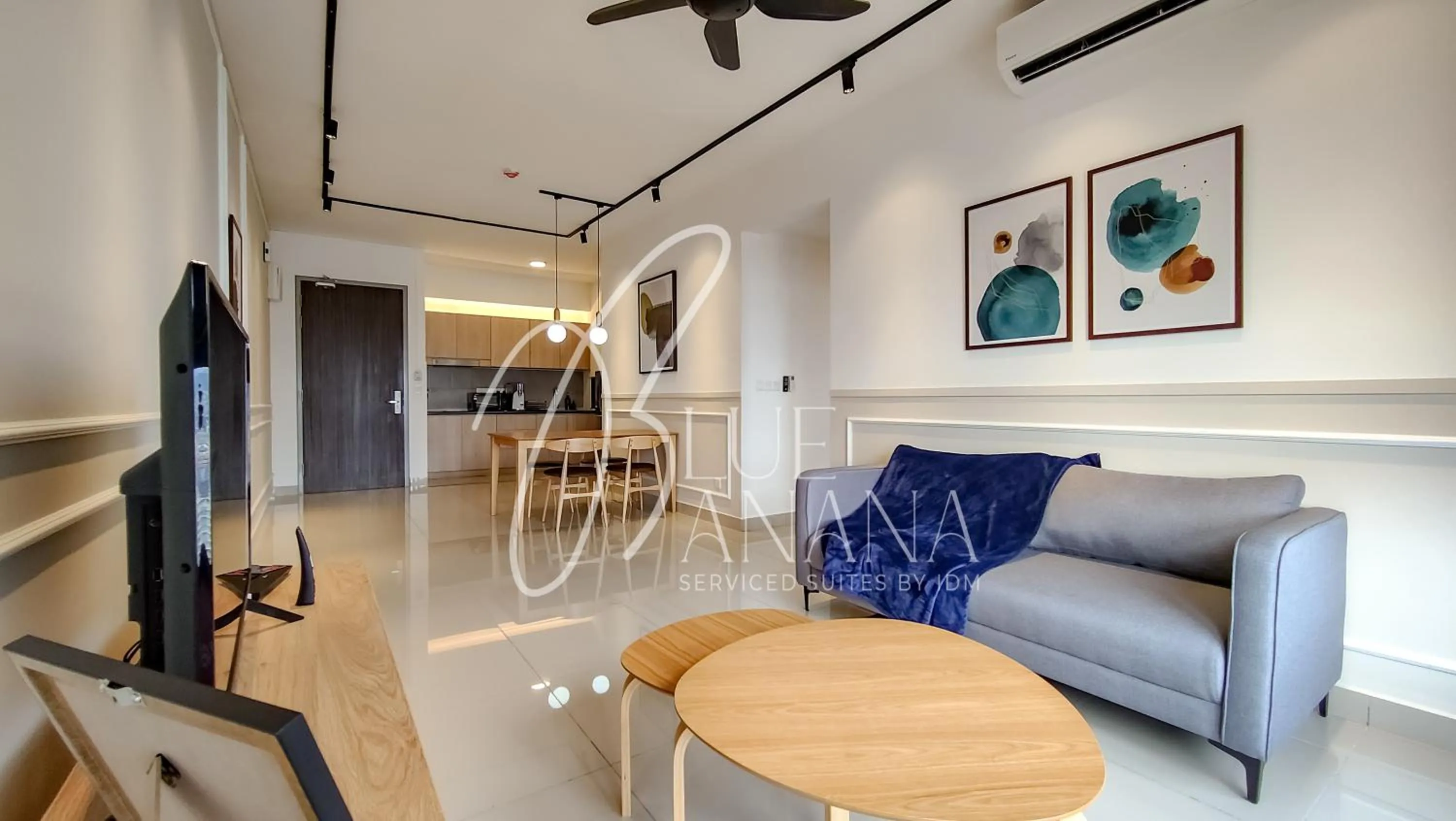 Living room in M Vertica Premier Suites by BlueBanana