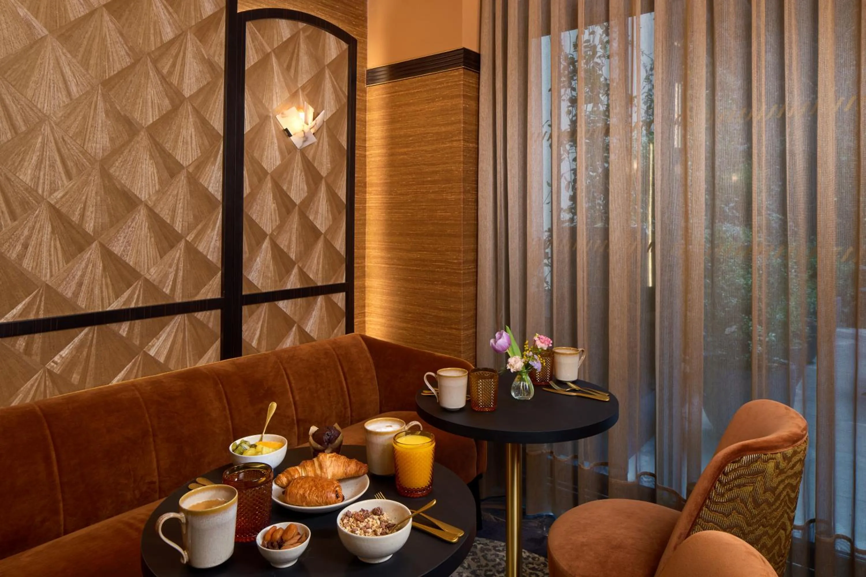 Breakfast in Maison Cassandre