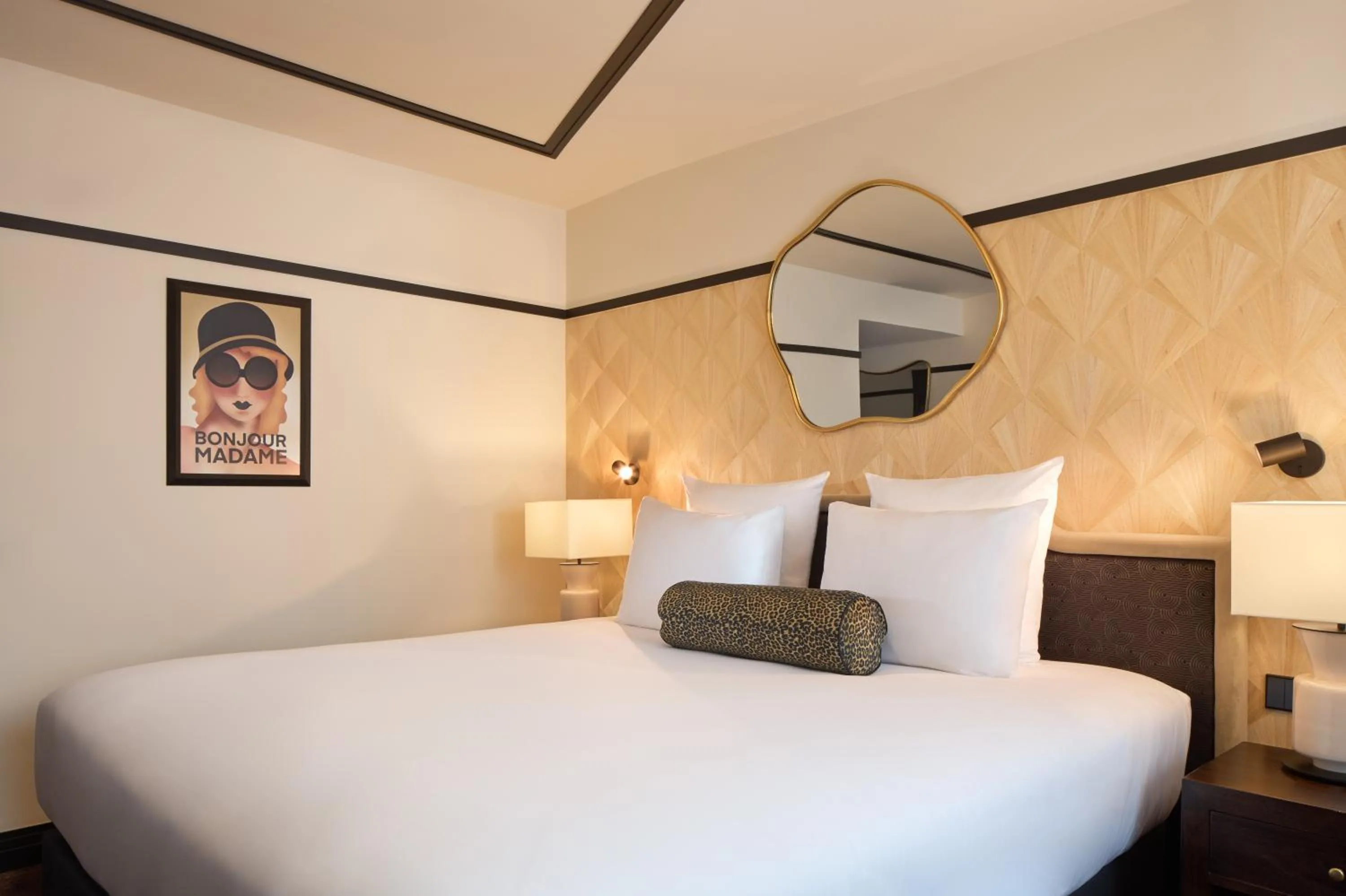 Bed in Maison Cassandre