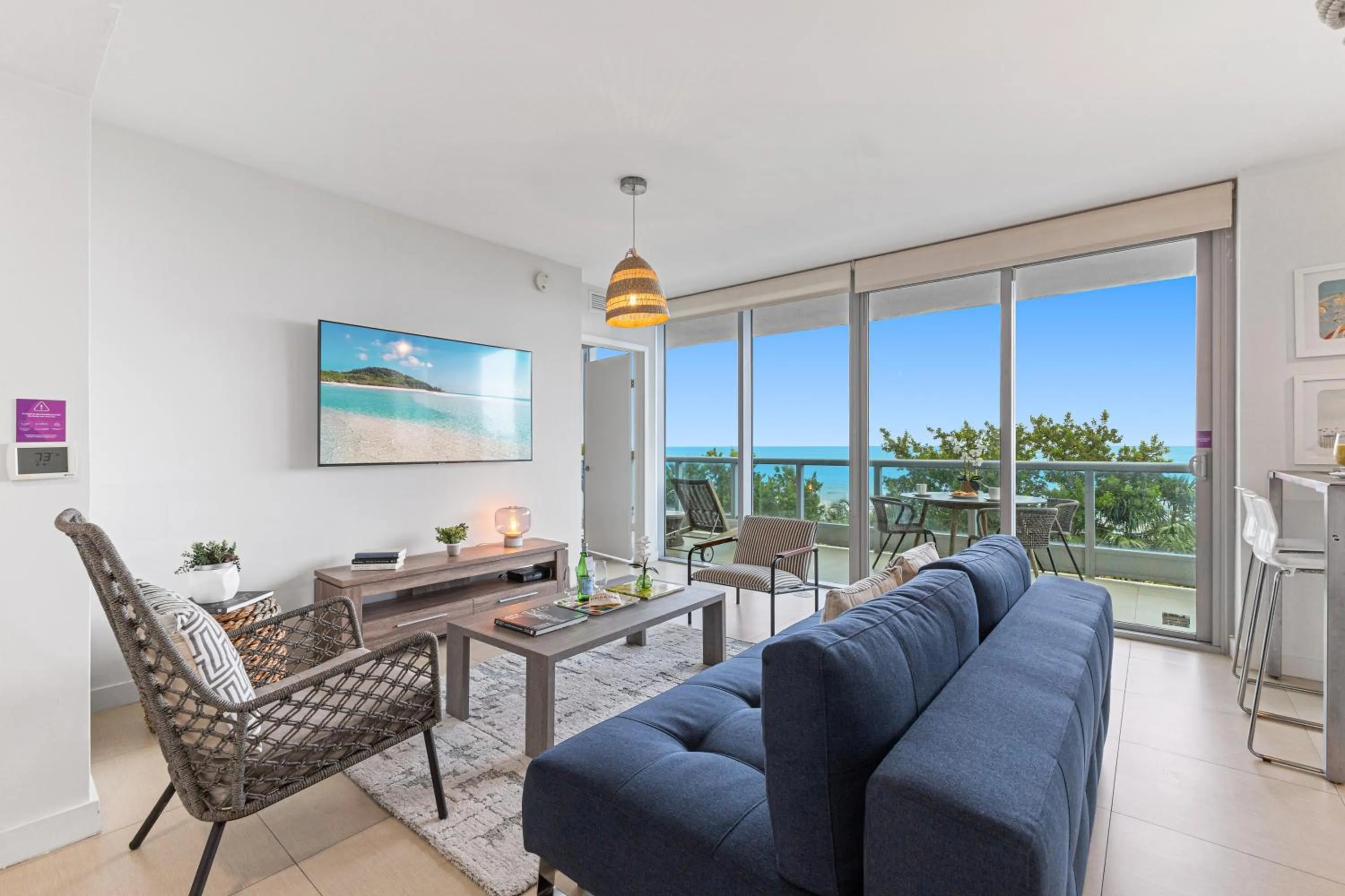 TV and multimedia in Dharma Home Suites Miami Beach at Monte Carlo