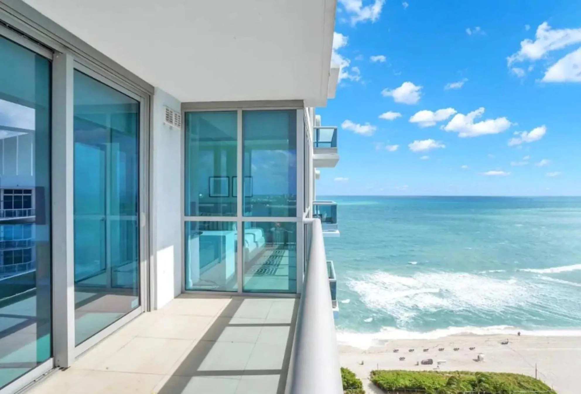 Balcony/Terrace in Dharma Home Suites Miami Beach at Monte Carlo