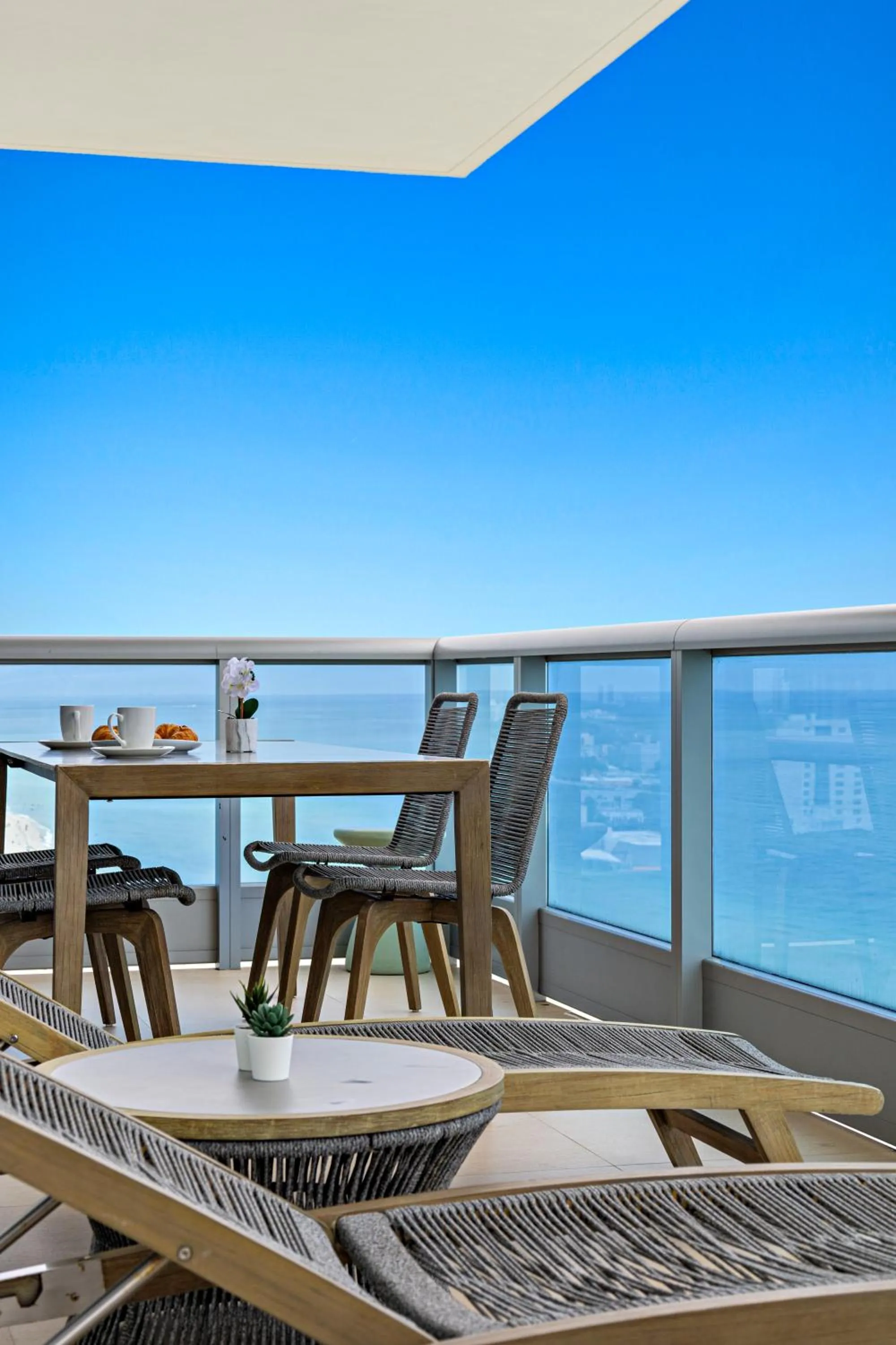 Balcony/Terrace in Dharma Home Suites Miami Beach at Monte Carlo