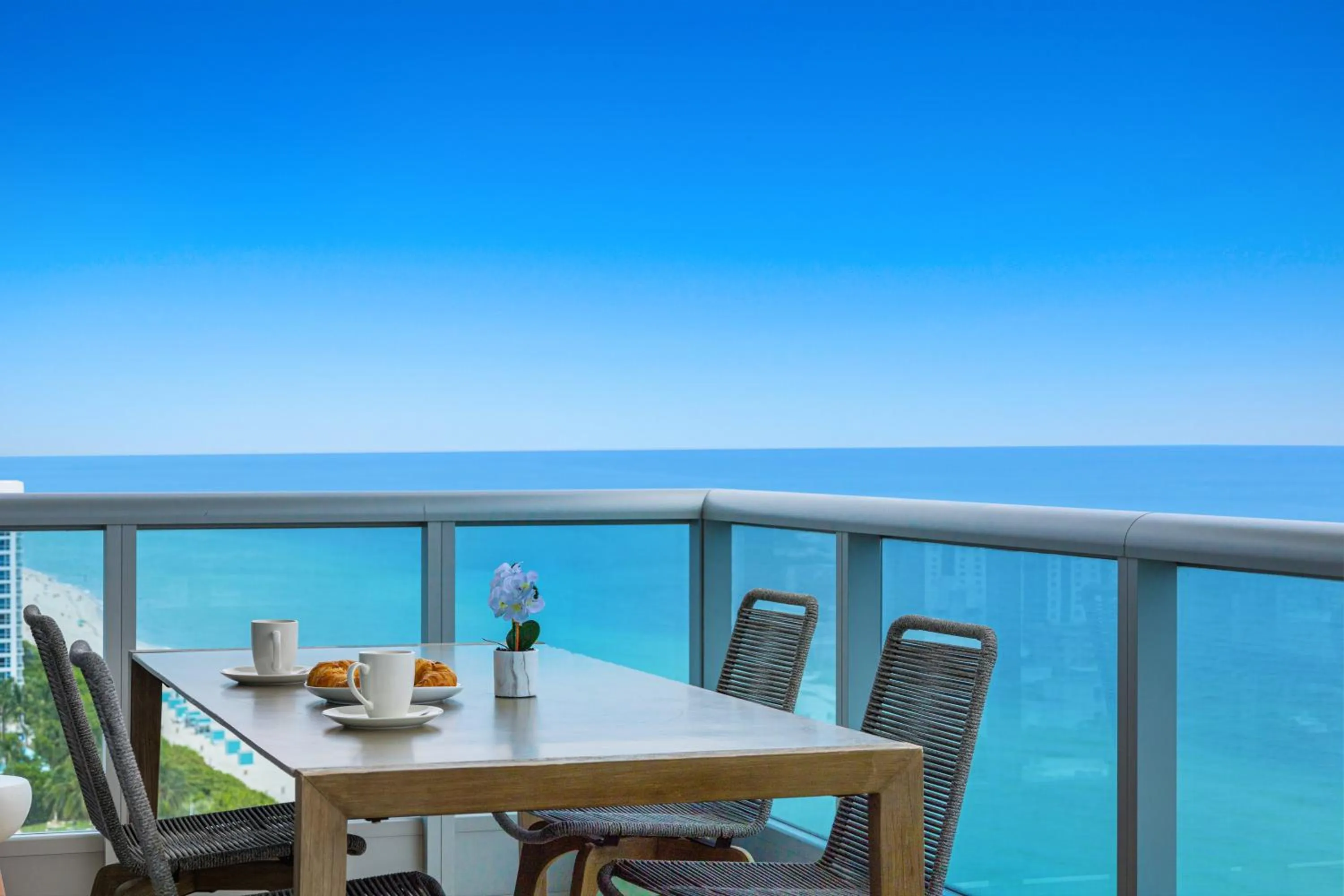 Balcony/Terrace in Dharma Home Suites Miami Beach at Monte Carlo