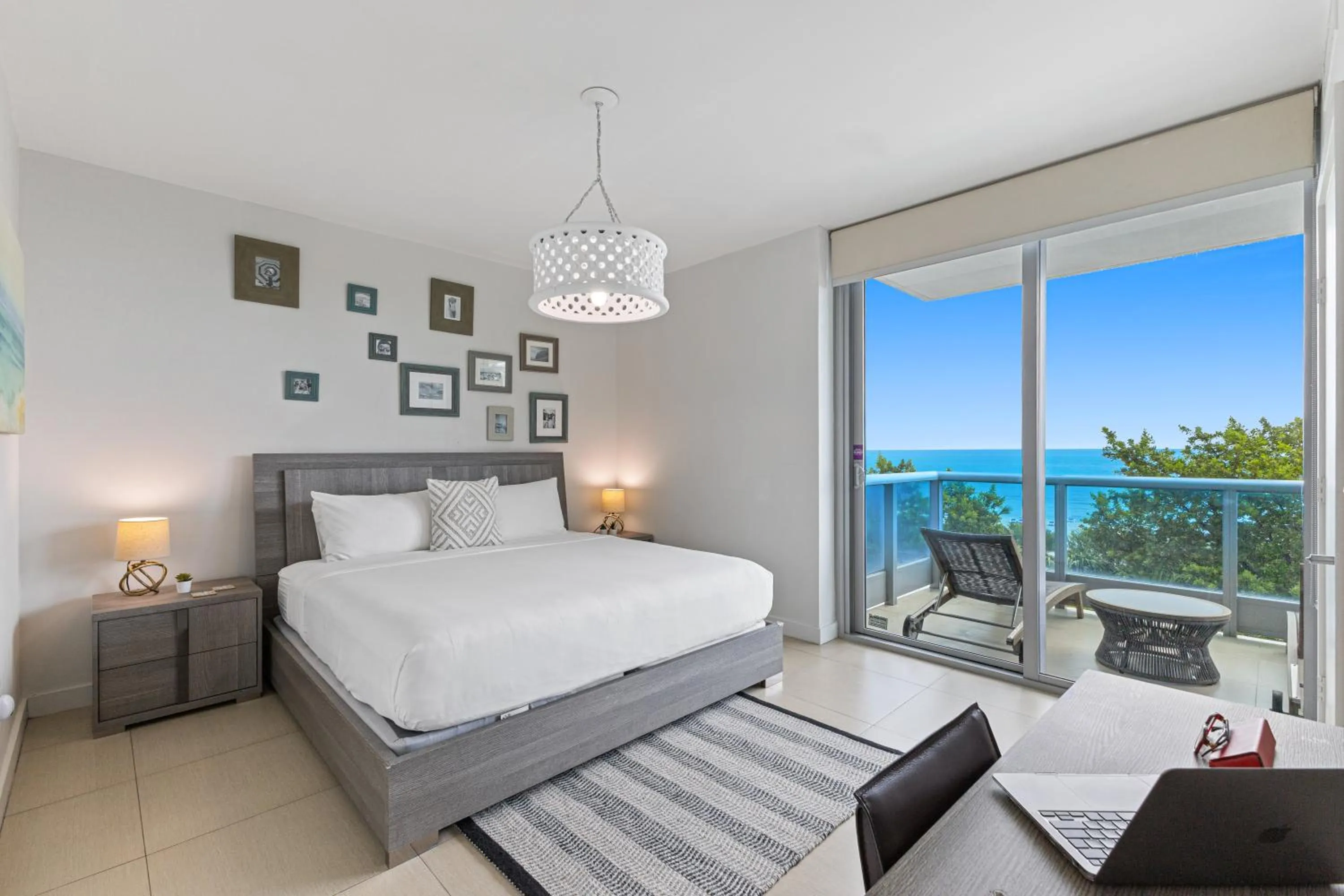 Balcony/Terrace, Bed in Dharma Home Suites Miami Beach at Monte Carlo