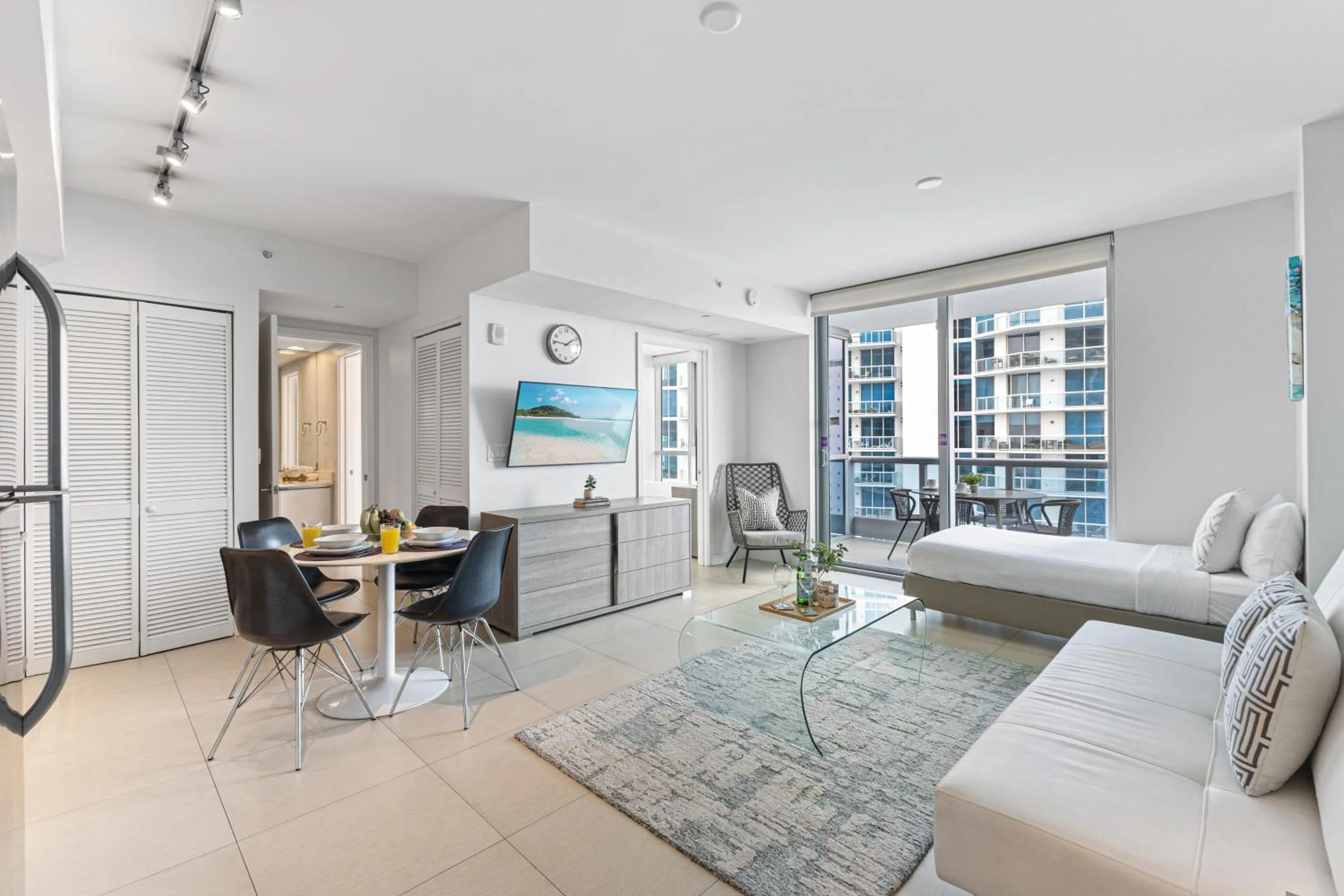 Bed in Dharma Home Suites Miami Beach at Monte Carlo