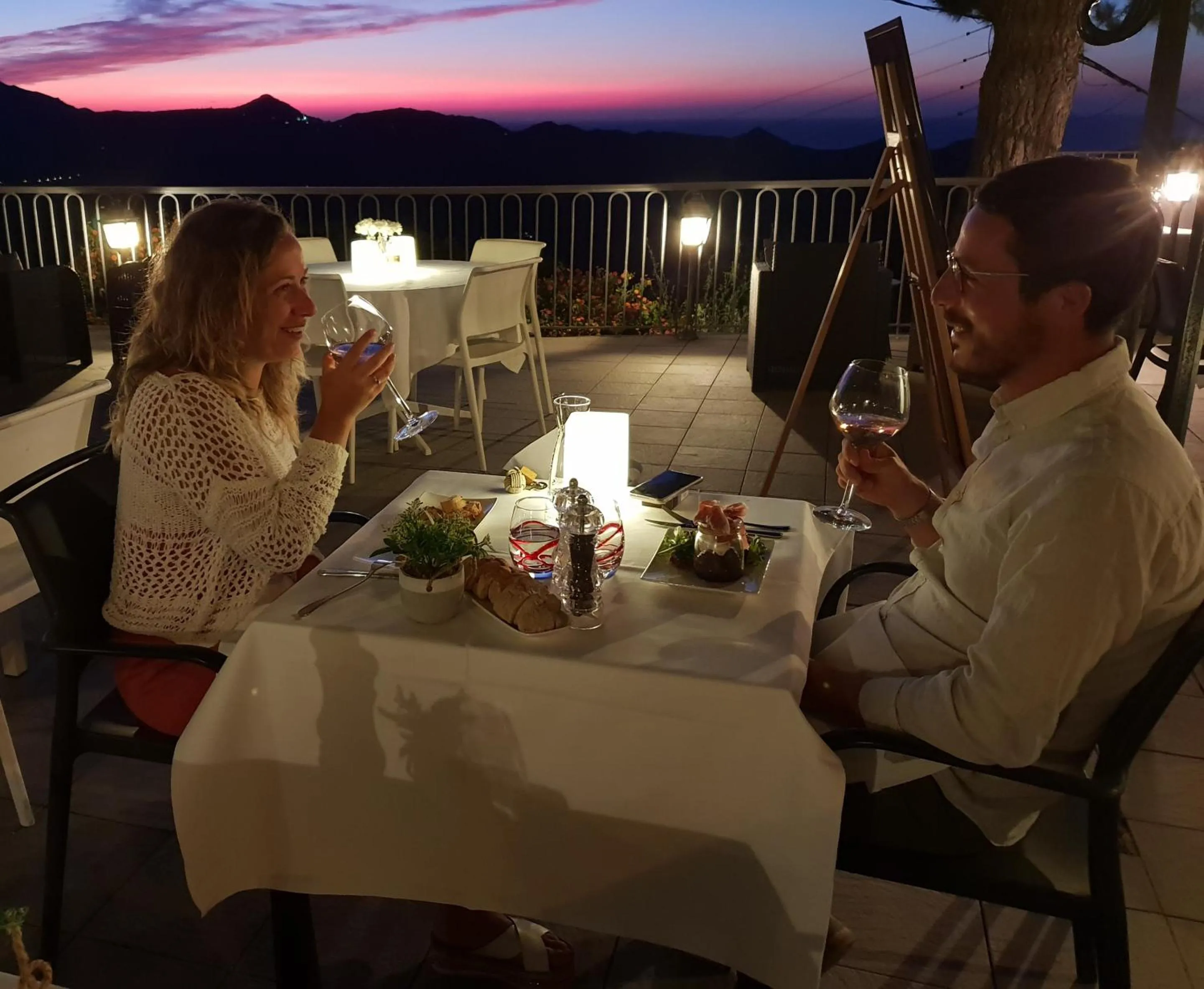 Food and drinks in Hôtel Le Niobel