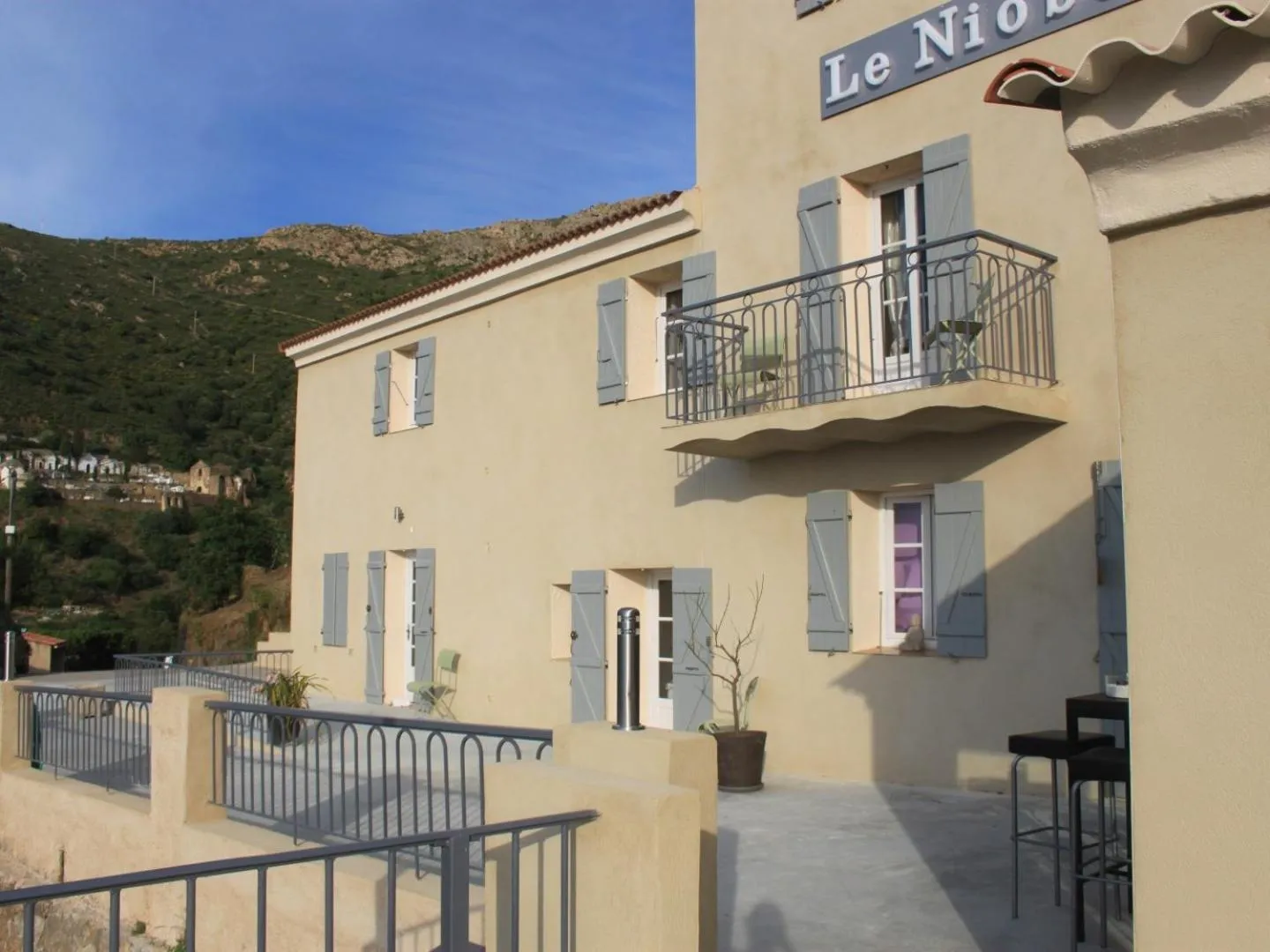 Property building in Hôtel Le Niobel