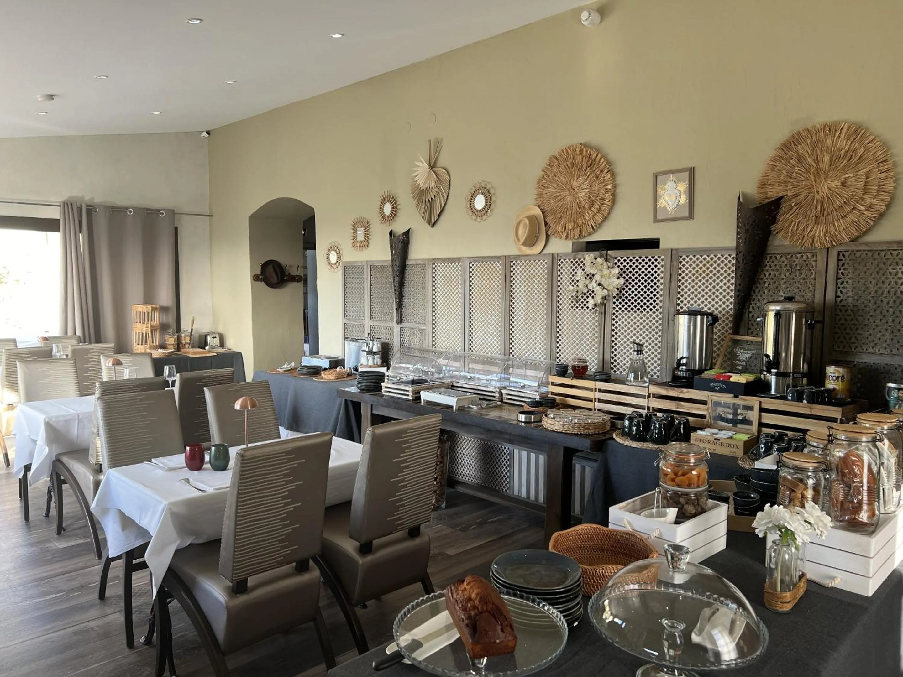 Restaurant/places to eat in Hôtel Le Niobel