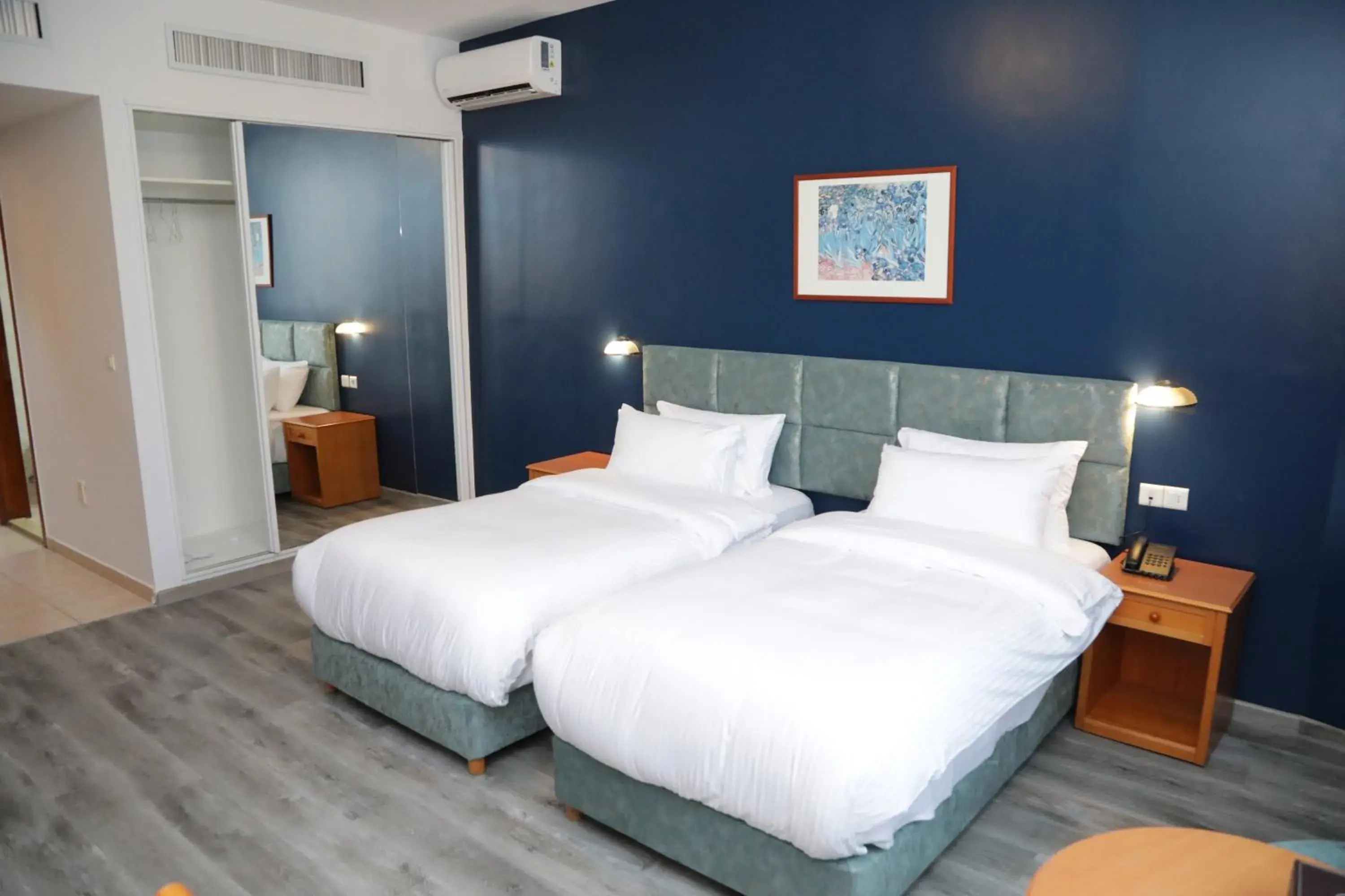 Deluxe Twin Room in El Sheikh Suites Hotel Deluxe Twin Room in El Sheikh Suites Hotel