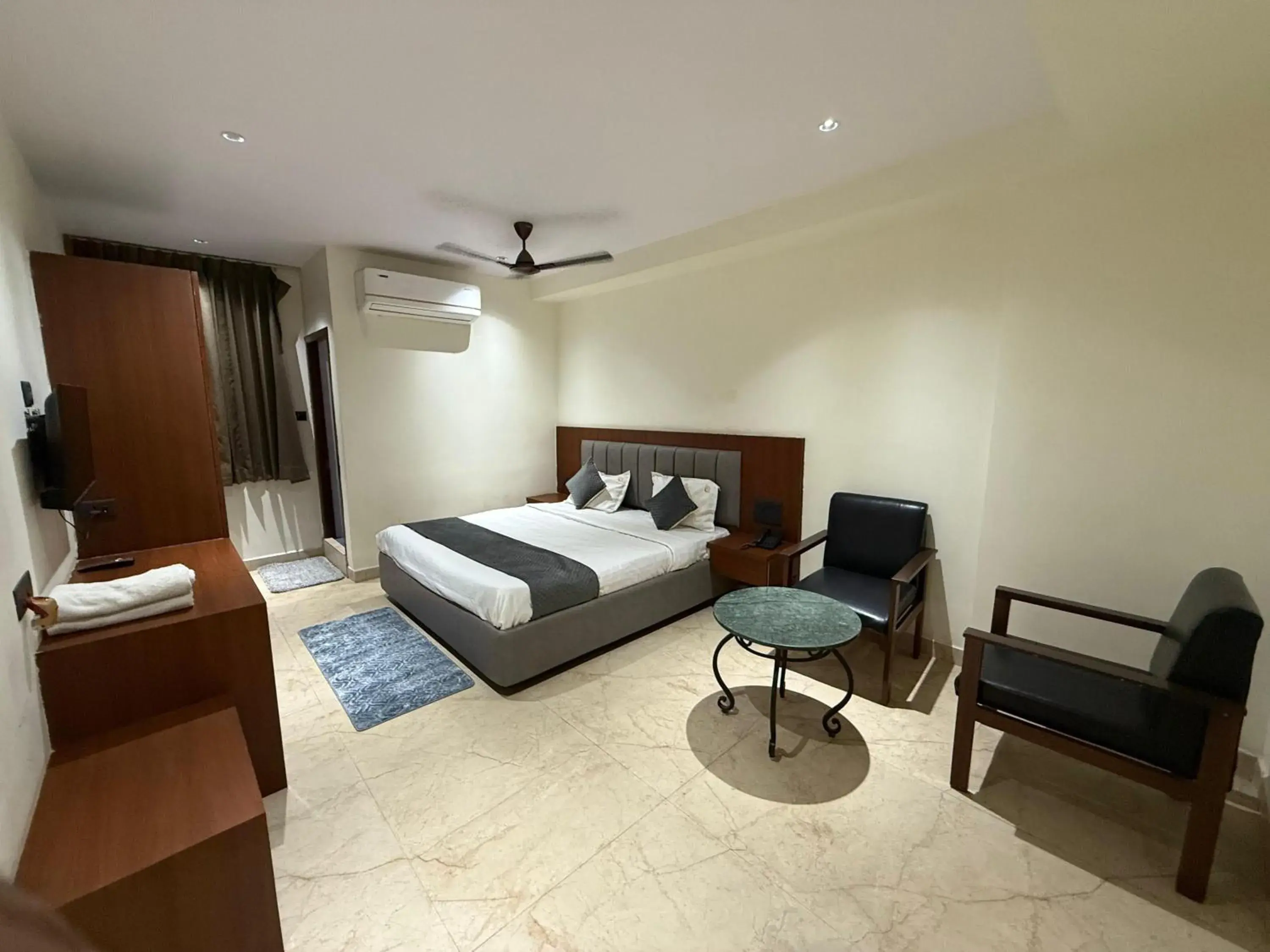 Deluxe Double or Twin Room - single occupancy in Agarwal's Residency Deluxe Double or Twin Room - single occupancy in Agarwal's Residency