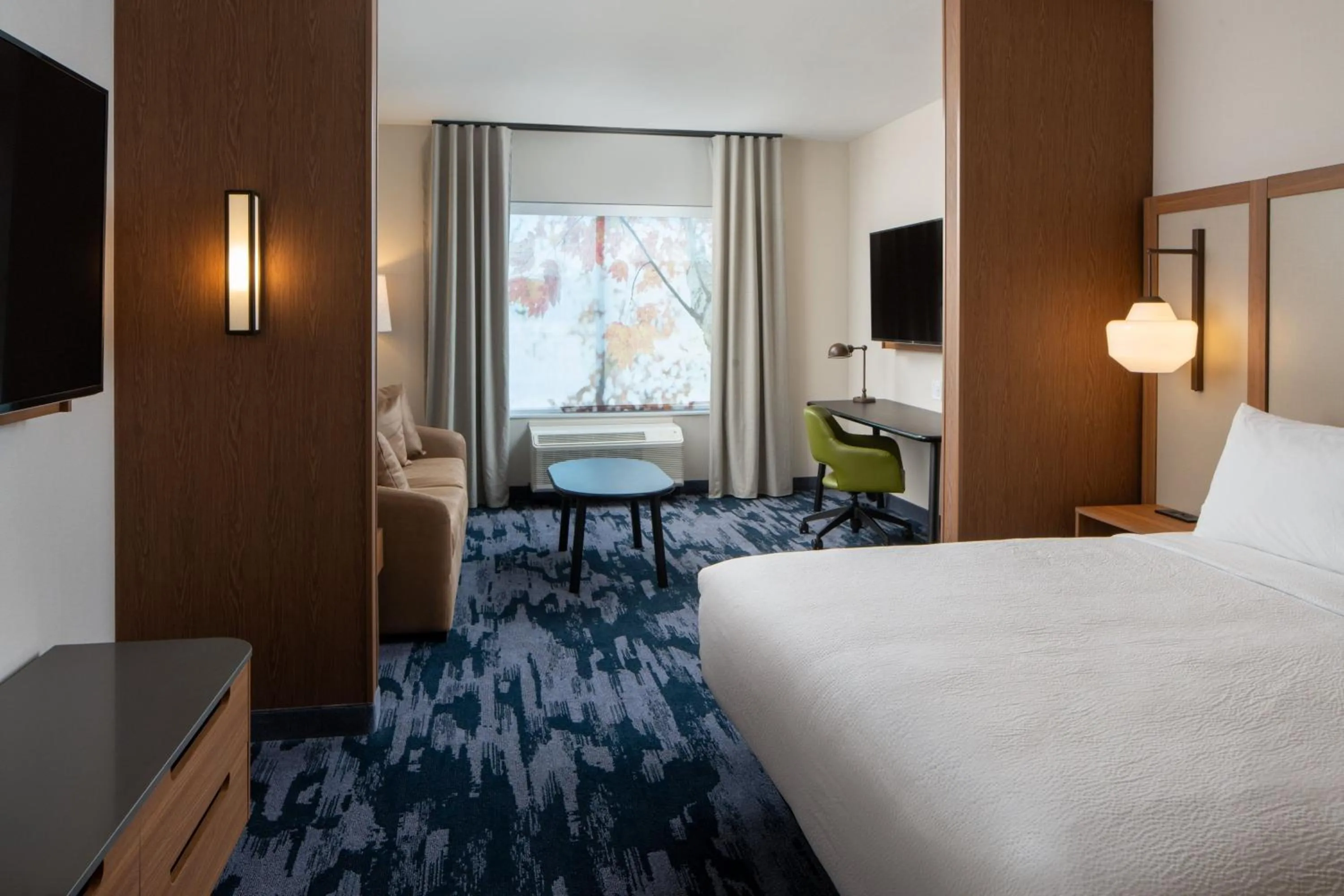 Photo of the whole room, Bed in Fairfield by Marriott Inn & Suites Huntsville Redstone Gateway