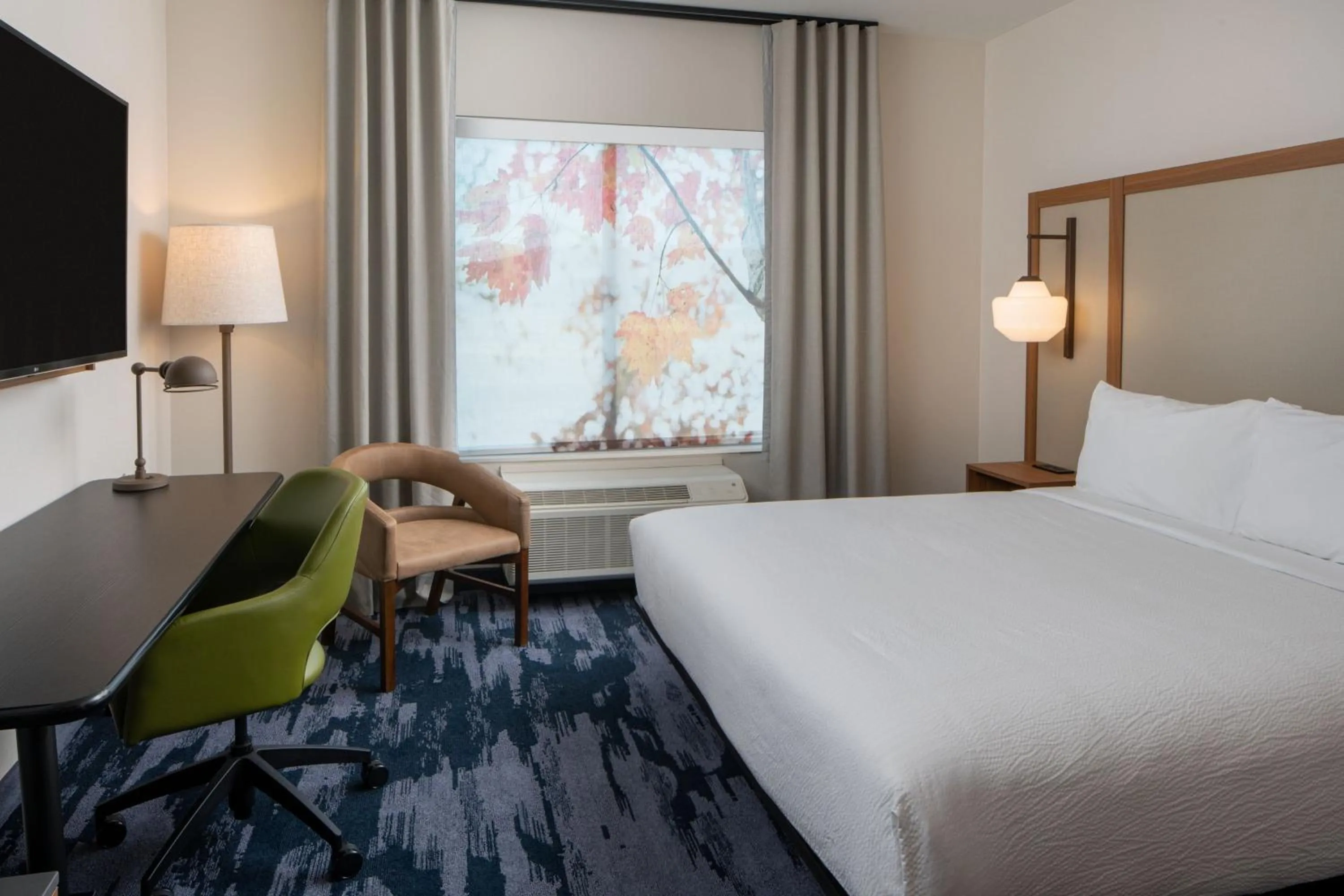 Photo of the whole room, Bed in Fairfield by Marriott Inn & Suites Huntsville Redstone Gateway