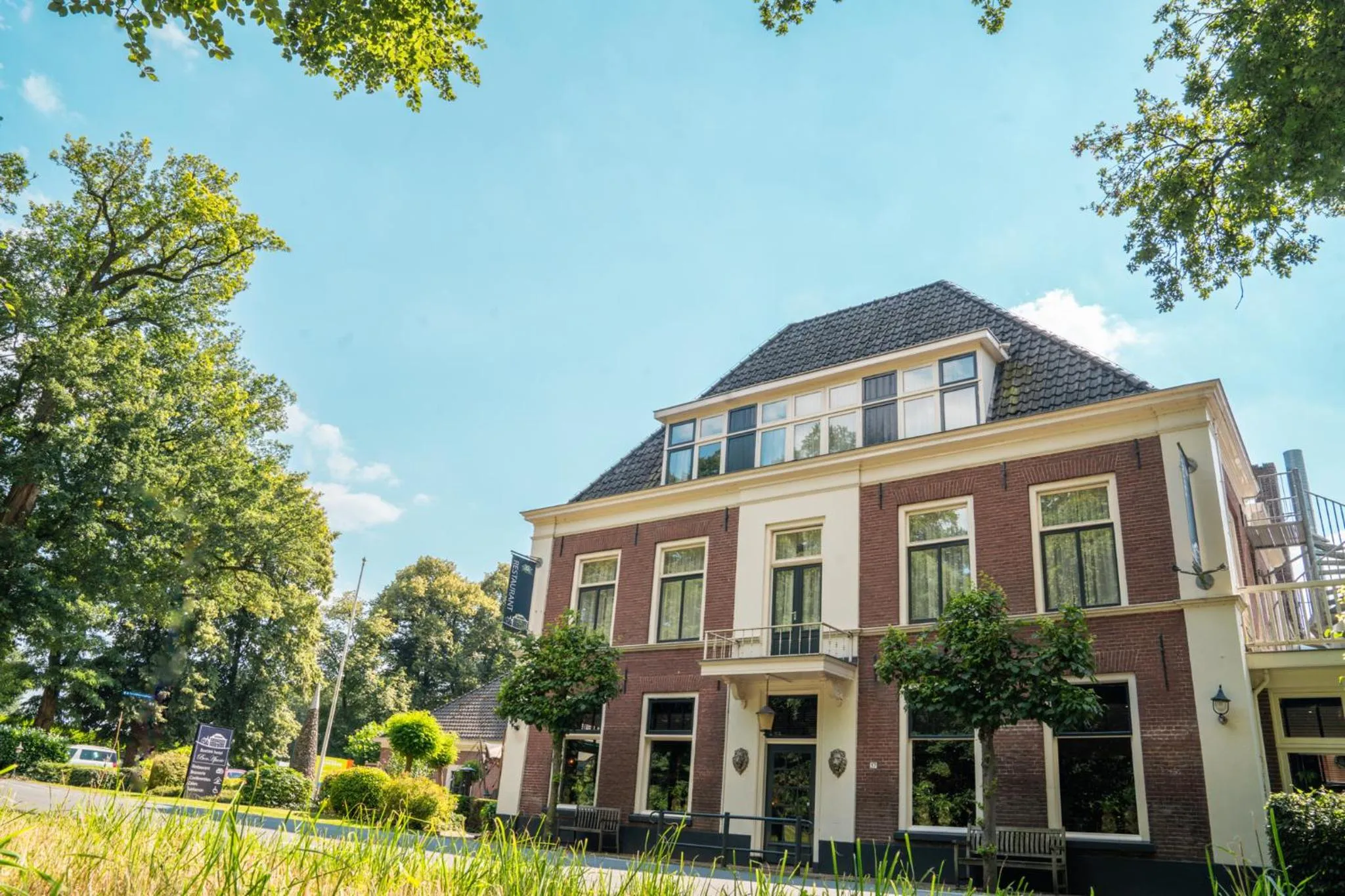 Property building in Boetiek Hotel BonAparte Lochem