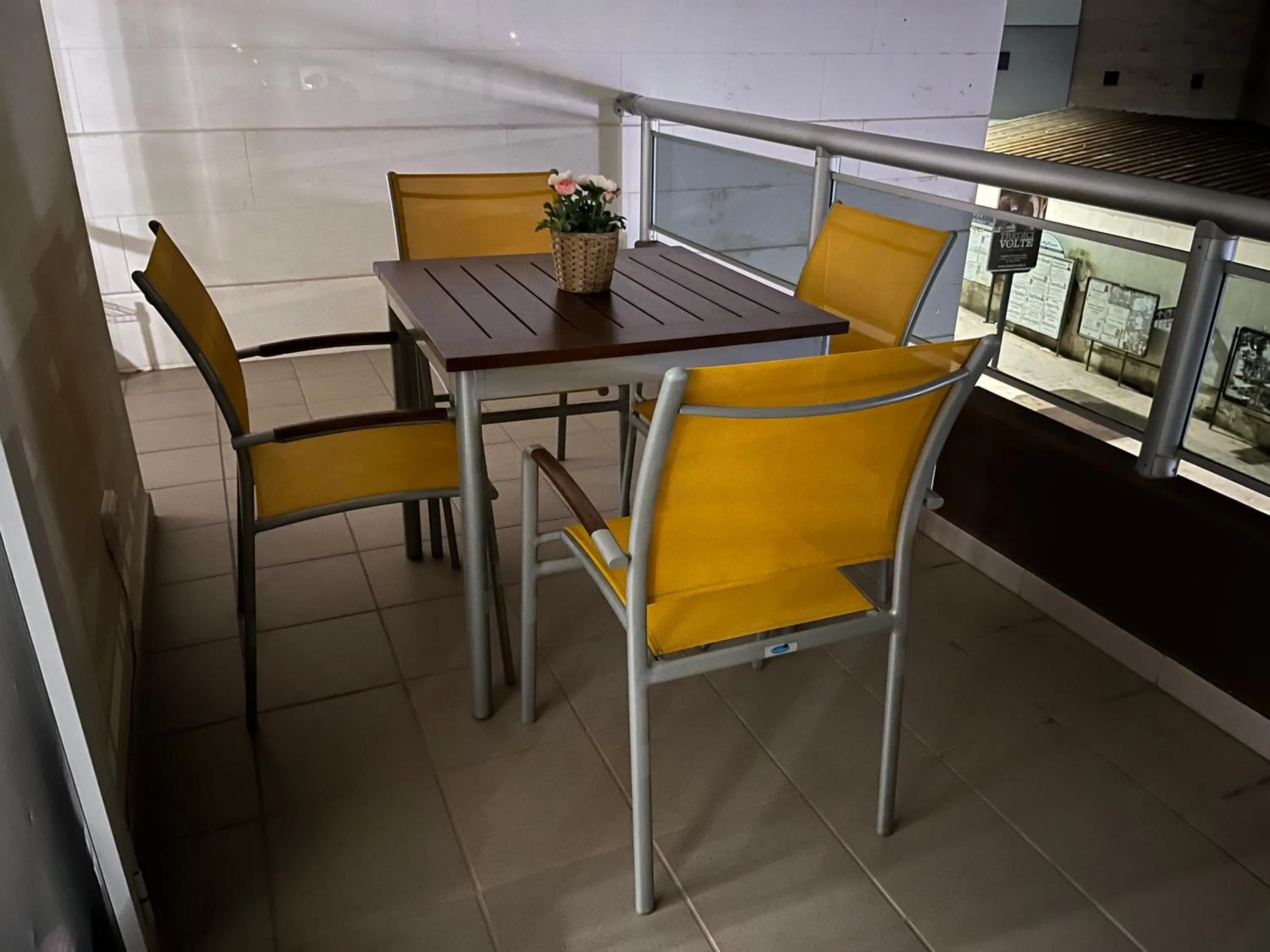 Three-Bedroom Apartment in Suite Gravina + box auto privato