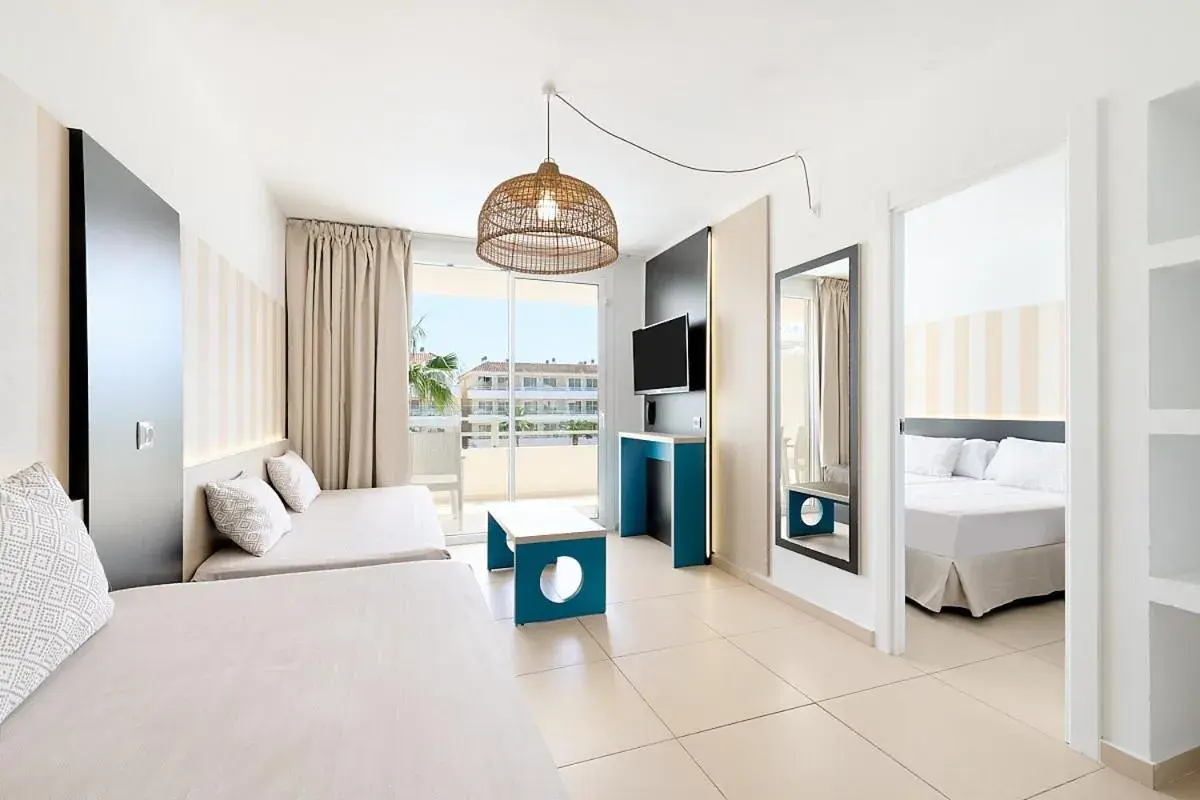 Suite with Waterpark View in FERGUS Club Mallorca Waterpark Suite with Waterpark View in FERGUS Club Mallorca Waterpark