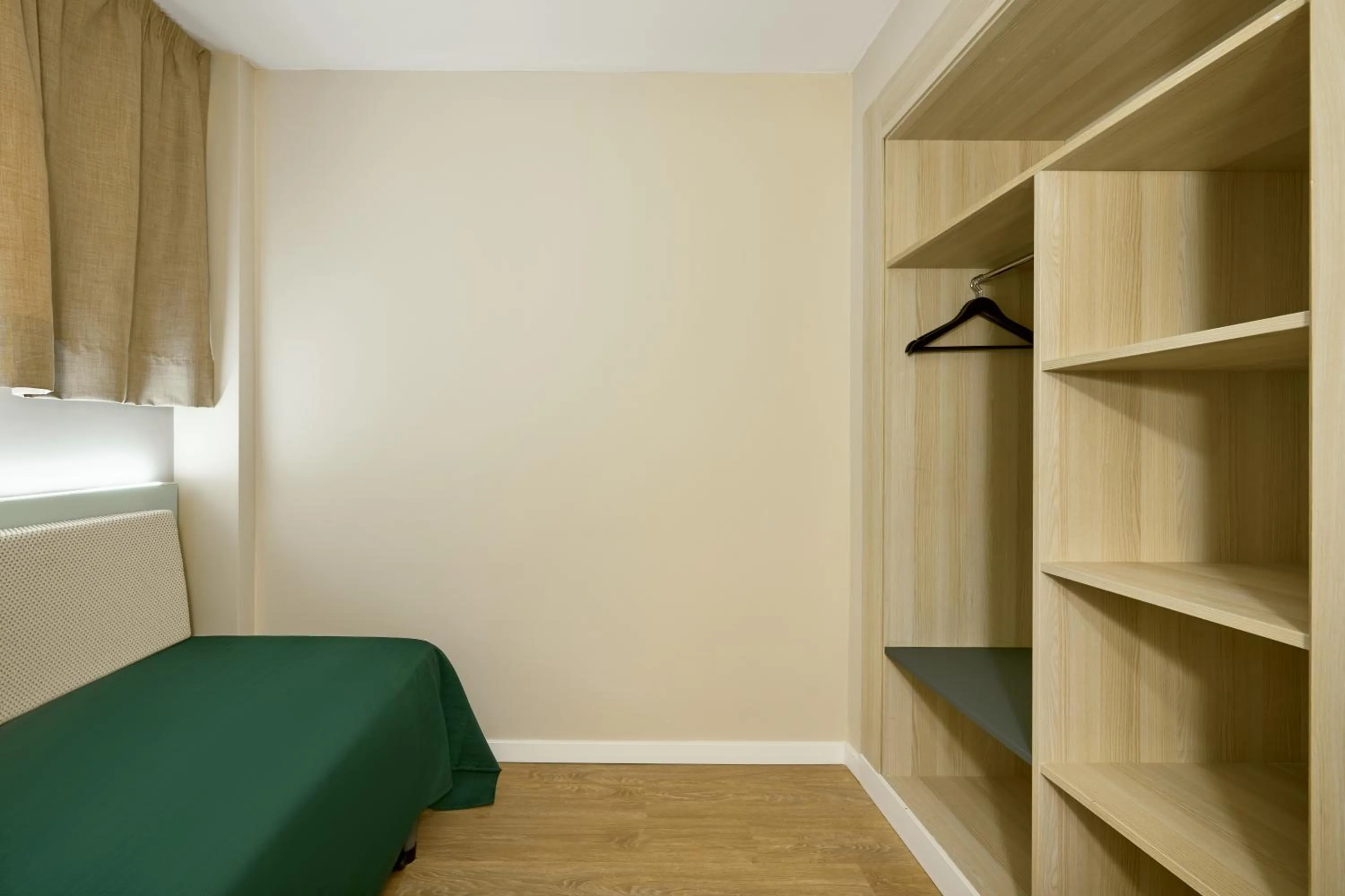 Bed in tent Mojito Suites