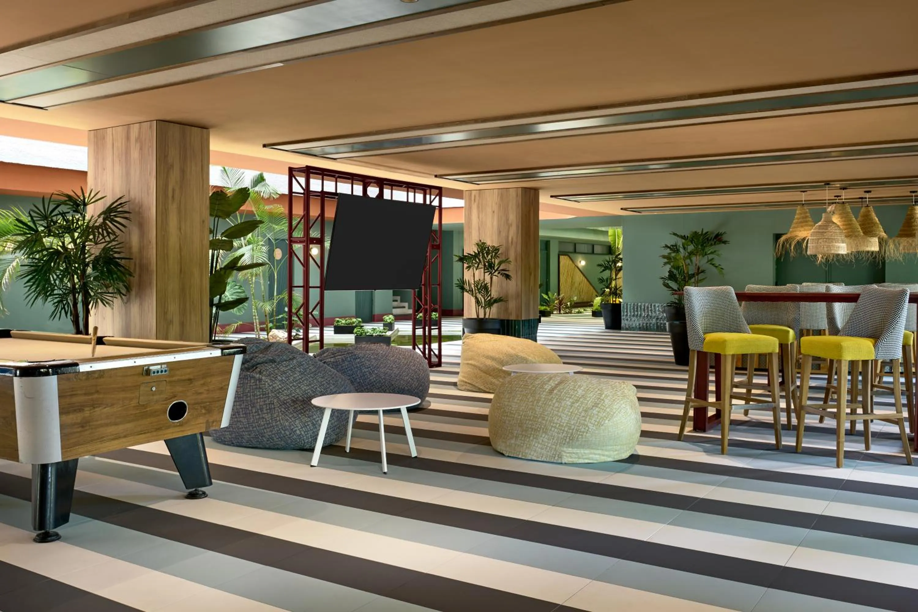 Living room in tent Mojito Suites