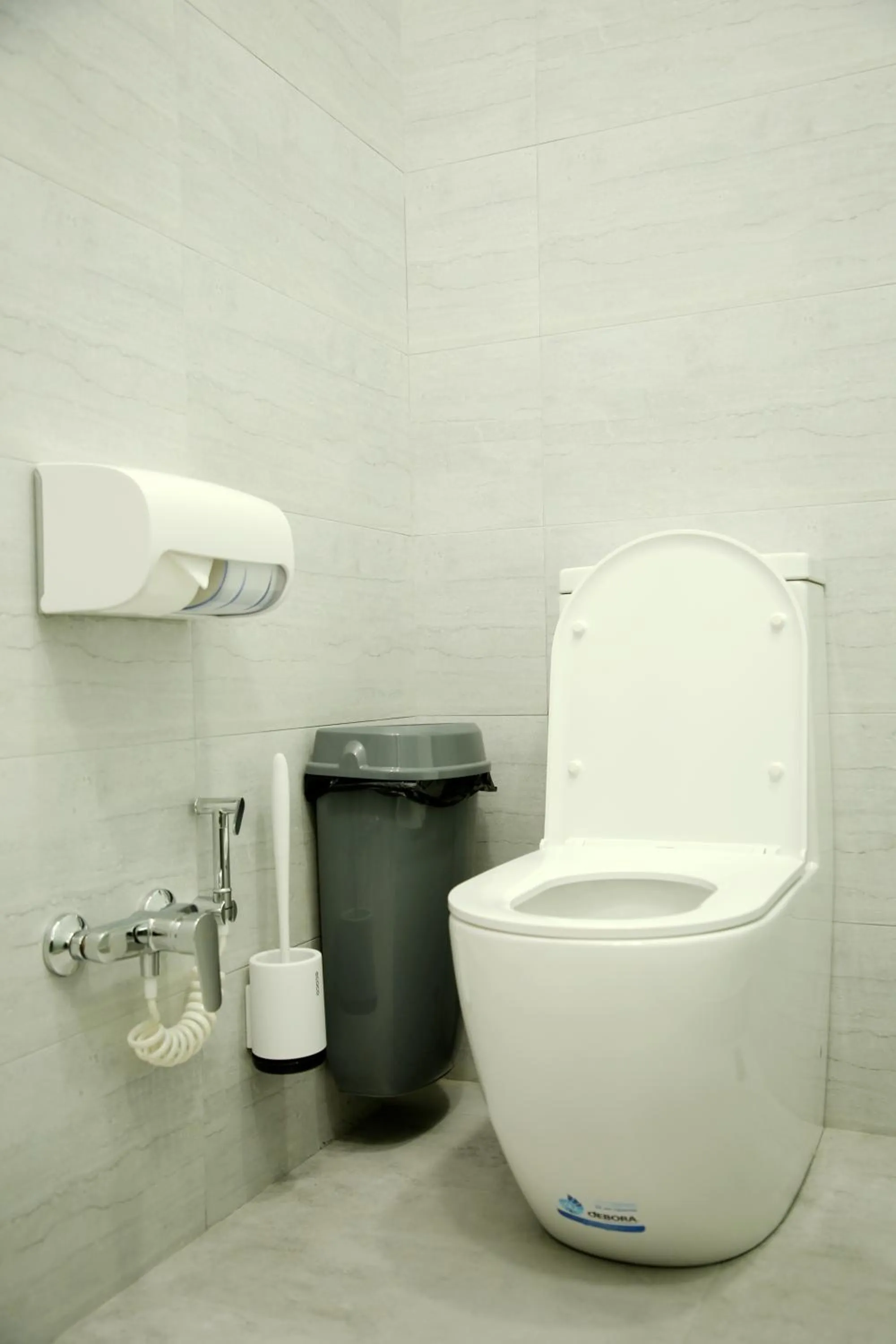 Toilet in Parklane Hotel