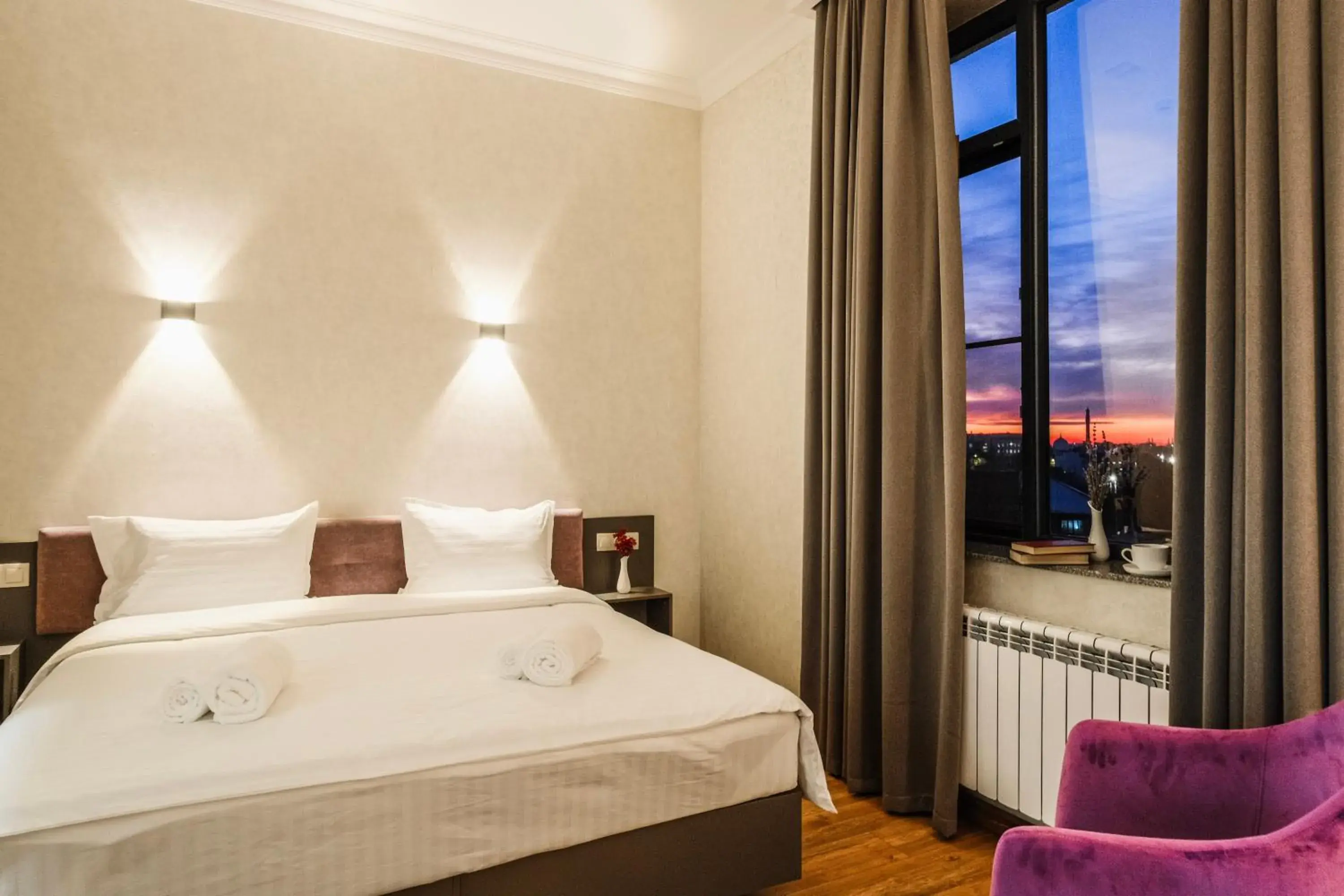 Deluxe Room - single occupancy in Parklane Hotel Deluxe Room - single occupancy in Parklane Hotel