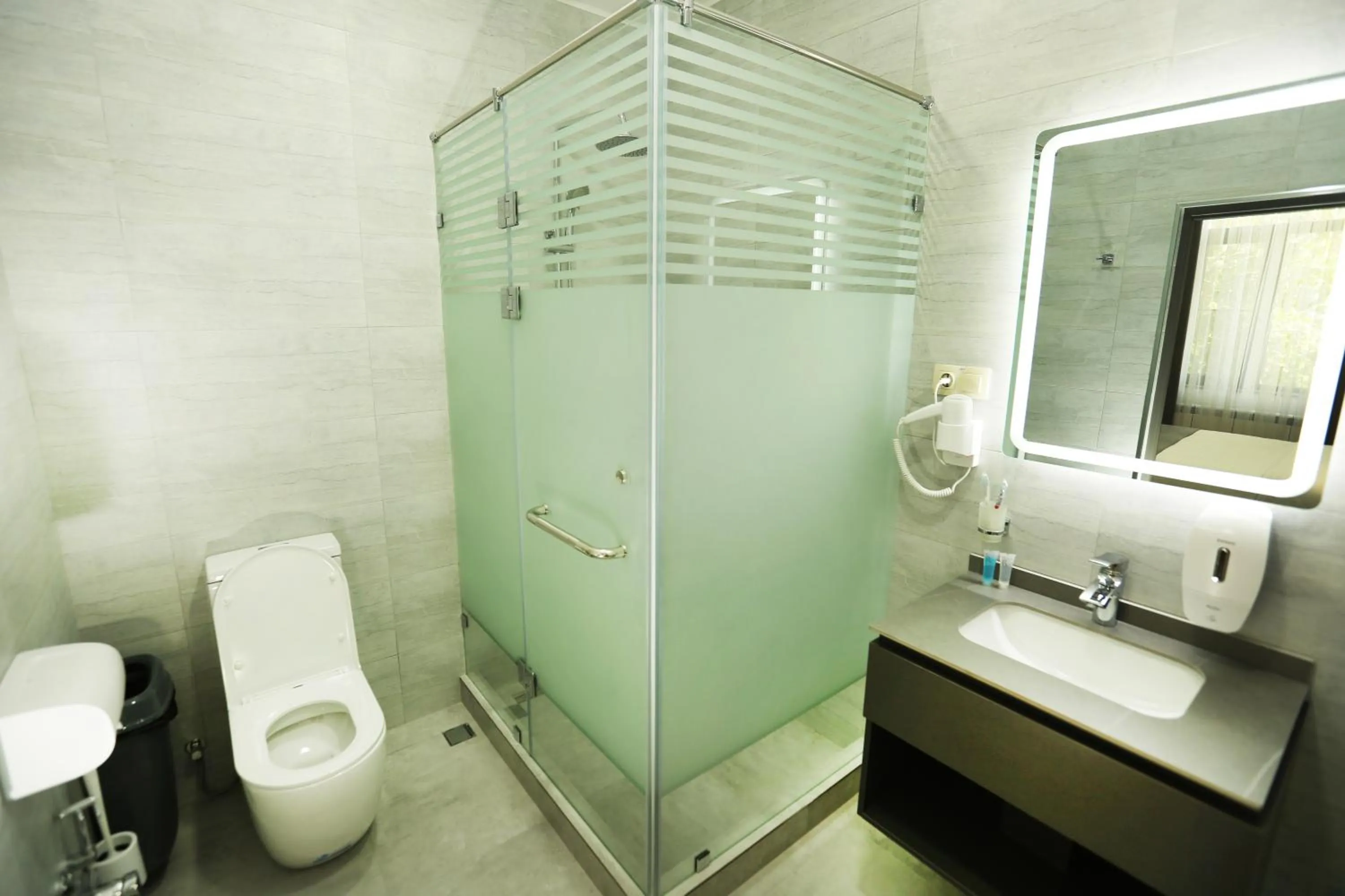 Shower in Parklane Hotel